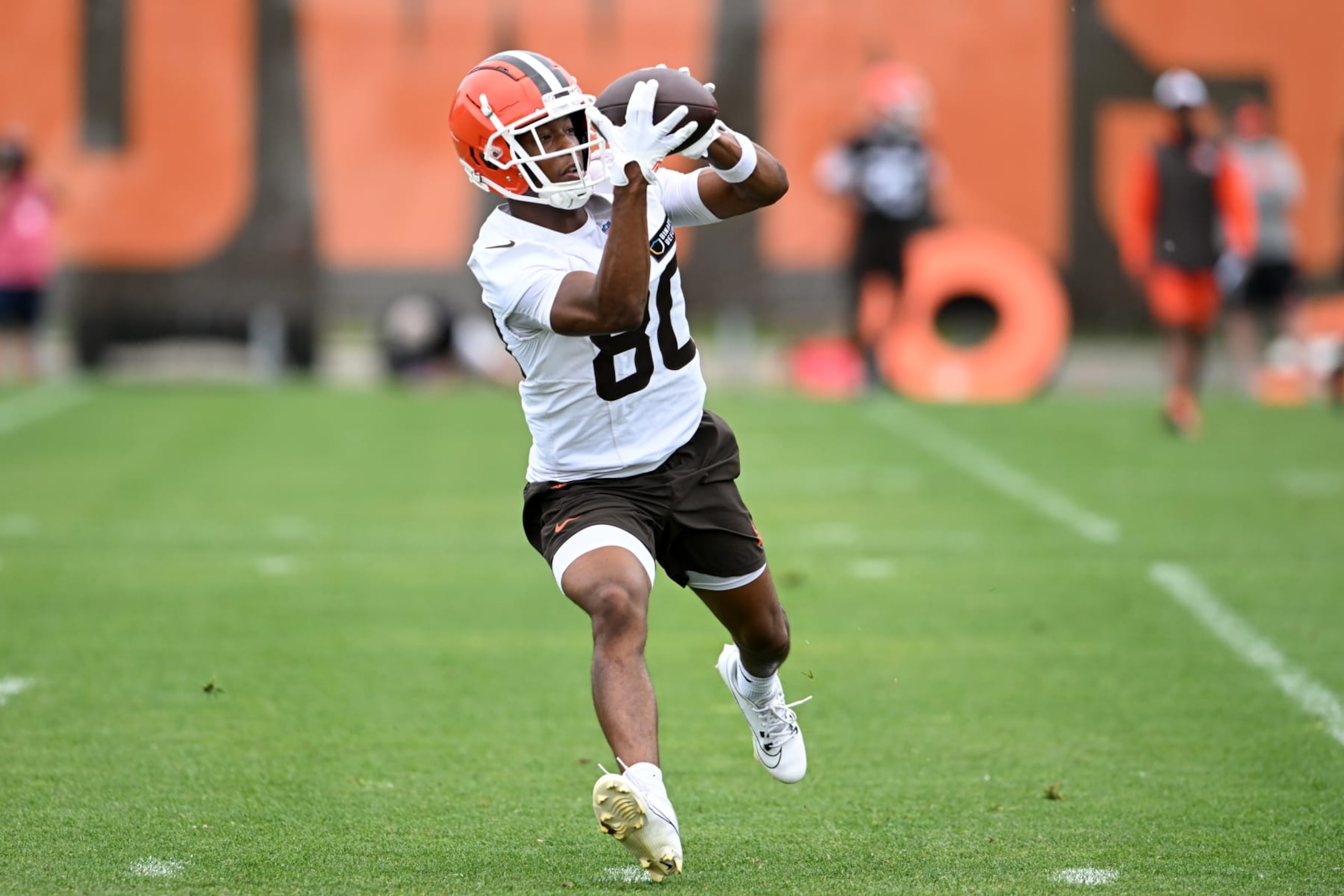 BEREA, OHIO - JUNE 05: Jamari Thrash #80 of the Cleveland Browns catches a pass during an OTA offseason workout at their CrossCountry Mortgage Campus on June 5, 2024 in Berea, Ohio. (Photo by Nick Cammett/Getty Images) BEREA, OHIO - JUNE 05: Jamari Thrash #80 of the Cleveland Browns catches a pass during an OTA offseason workout at their CrossCountry Mortgage Campus on June 5, 2024 in Berea, Ohio. (Photo by Nick Cammett/Getty Images)