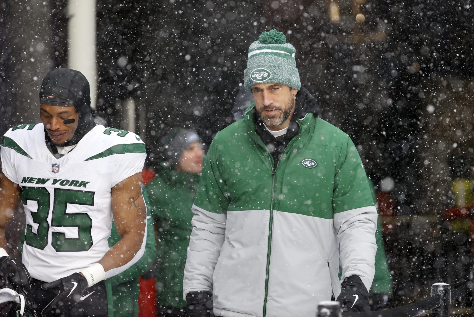 FOXBOROUGH, MA - JANUARY 07: New York Jets quarterback Aaron Rodgers (8) during a game between the New England Patriots and the New York Jets on January 7, 2024, at Gillette Stadium in Foxborough, Massachusetts. (Photo by Fred Kfoury III/Icon Sportswire via Getty Images)