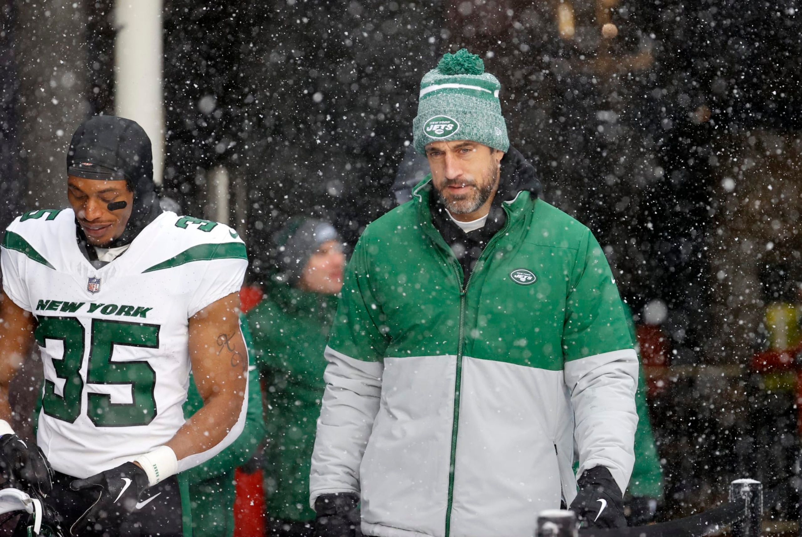 FOXBOROUGH, MA - JANUARY 07: New York Jets quarterback Aaron Rodgers (8) during a game between the New England Patriots and the New York Jets on January 7, 2024, at Gillette Stadium in Foxborough, Massachusetts. (Photo by Fred Kfoury III/Icon Sportswire via Getty Images)