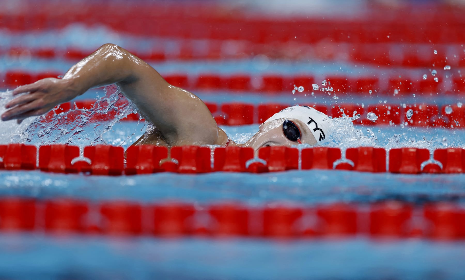 US' Katie Ledecky takes part in a training session at Paris La Defense Arena, Nanterre, in the northern outskirts of Paris, on July 23, 2024. (Photo by Clodagh Kilcoyne / POOL / AFP) (Photo by CLODAGH KILCOYNE/POOL/AFP via Getty Images)