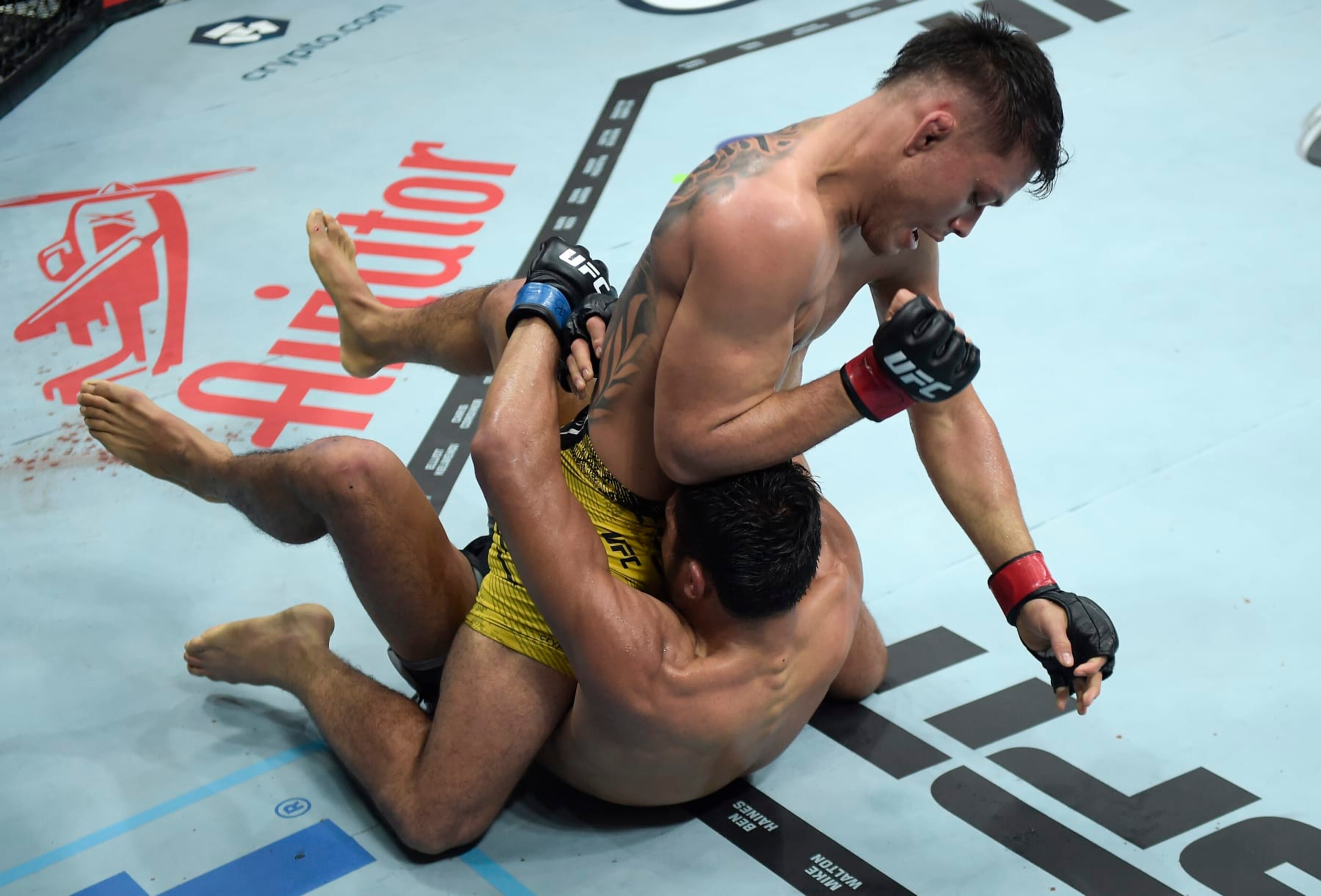 RIO DE JANEIRO, BRAZIL - MAY 04: (L-R) Elves Brener of Brazil elbows Myktybek Orolbai of Kyrgyzstan in a lightweight bout during the UFC 301 event at Farmasi Arena on May 04, 2024 in Rio de Janeiro, Brazil.  (Photo by Alexandre Loureiro/Zuffa LLC via Getty Images)