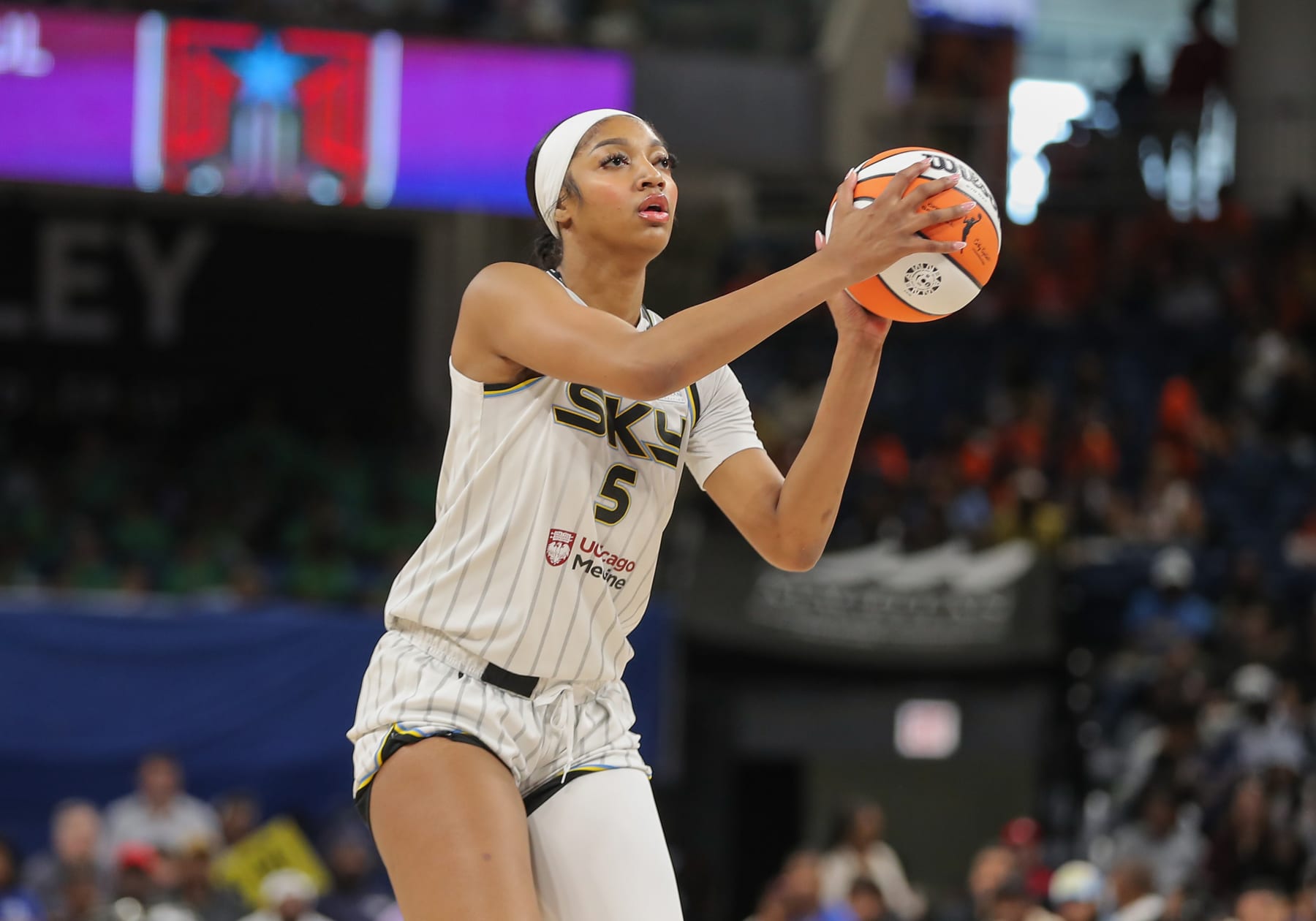 CHICAGO, IL - JULY 10: Angel Reese #5 of the Chicago Sky during the first half against the Atlanta Dream on July 10, 2024 at Wintrust Arena in Chicago, Illinois(Photo by Melissa Tamez/Icon Sportswire via Getty Images)