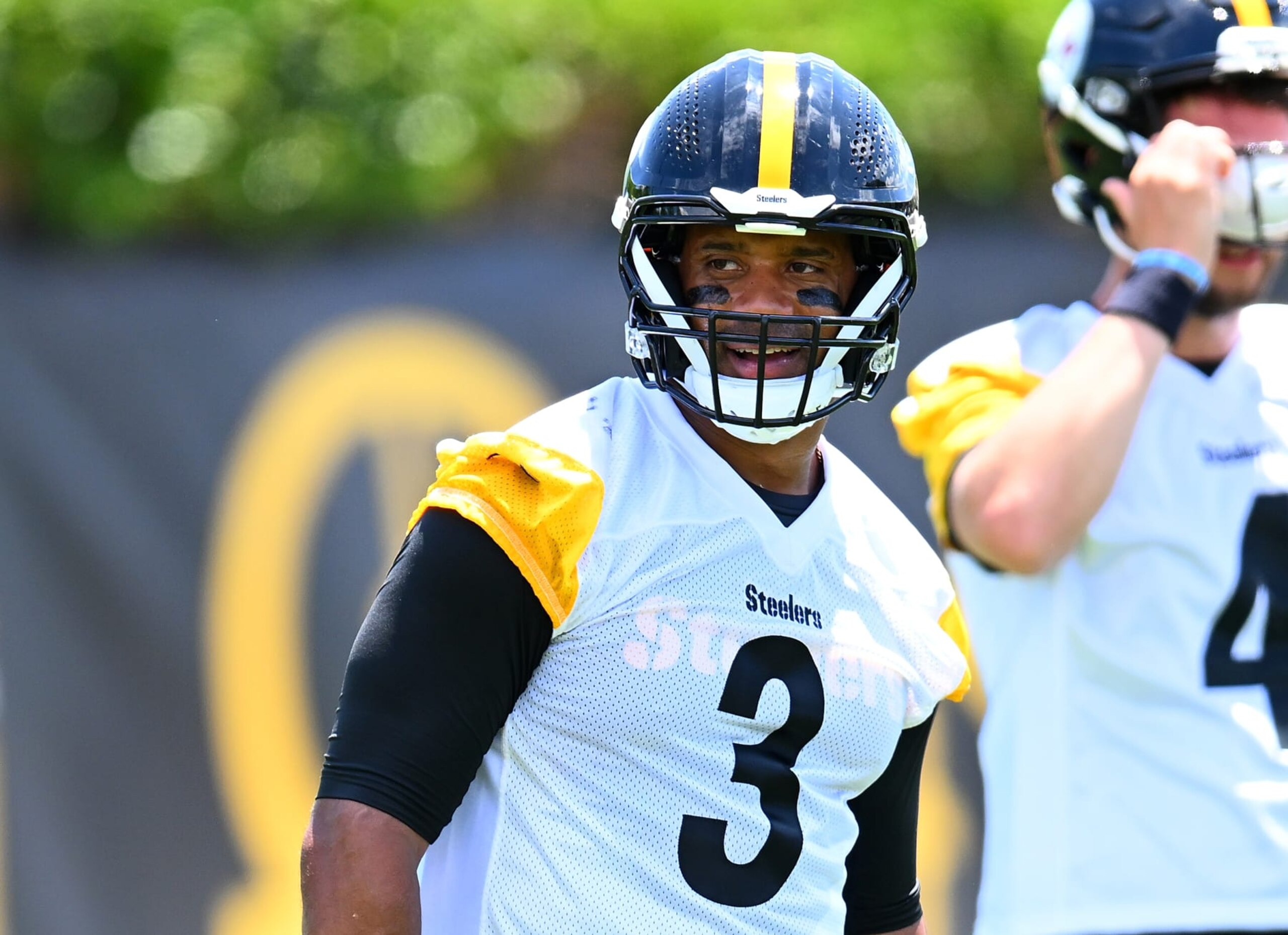 PITTSBURGH, PENNSYLVANIA - JUNE 6: Russell Wilson #3 of the Pittsburgh Steelers works out during the Pittsburgh Steelers OTA offseason workout at UPMC Rooney Sports Complex on June 6 2024 in Pittsburgh, Pennsylvania. (Photo by Joe Sargent/Getty Images) PITTSBURGH, PENNSYLVANIA - JUNE 6: Russell Wilson #3 of the Pittsburgh Steelers works out during the Pittsburgh Steelers OTA offseason workout at UPMC Rooney Sports Complex on June 6 2024 in Pittsburgh, Pennsylvania. (Photo by Joe Sargent/Getty Images)