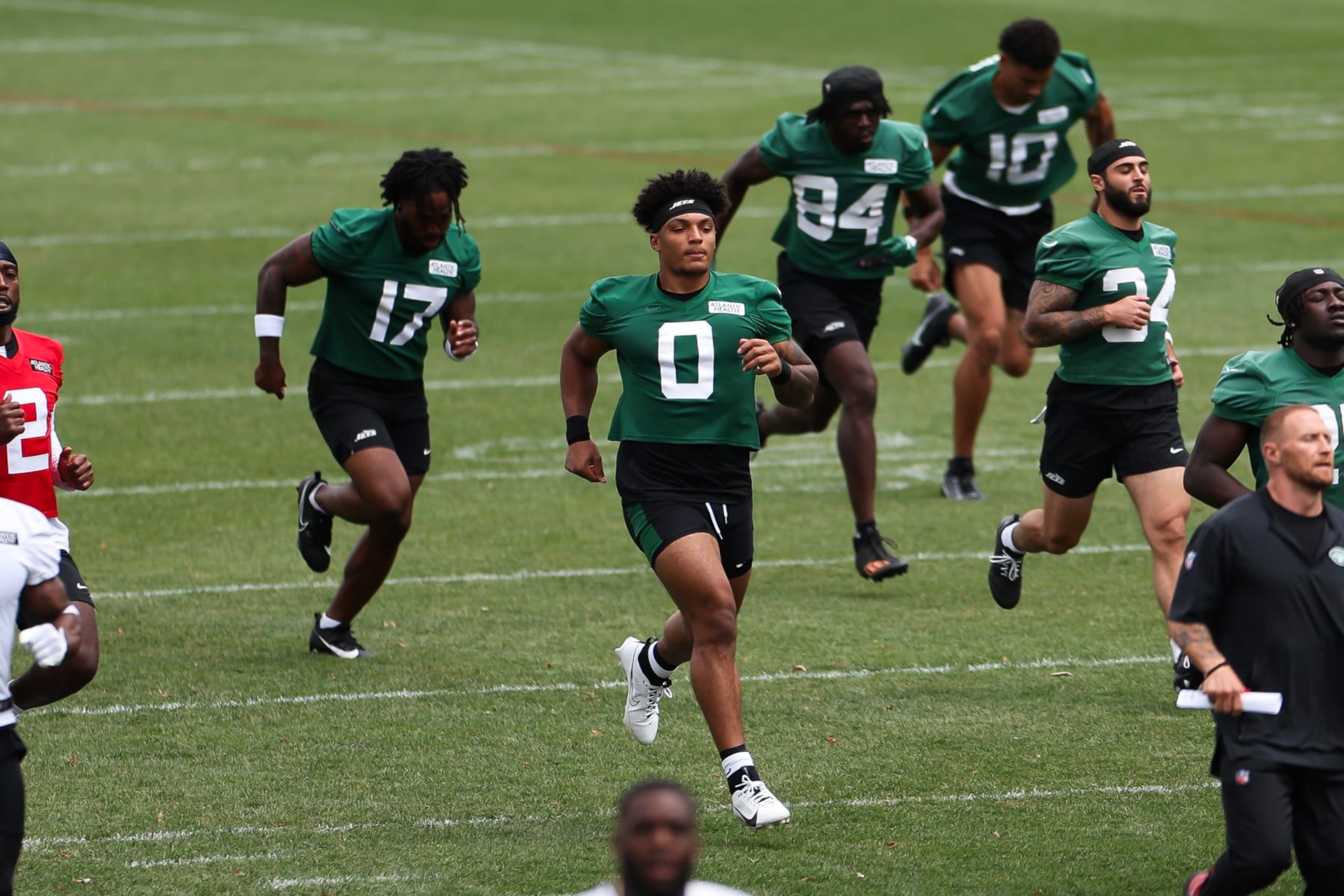 FLORHAM PARK, NEW JERSEY - JUNE 11: Braelon Allen #0 of the New York Jets participates in drills during New York Jets Mandatory Minicamp at Atlantic Health Jets Training Center on June 11, 2024 in Florham Park, New Jersey.  (Photo by Luke Hales/Getty Images)