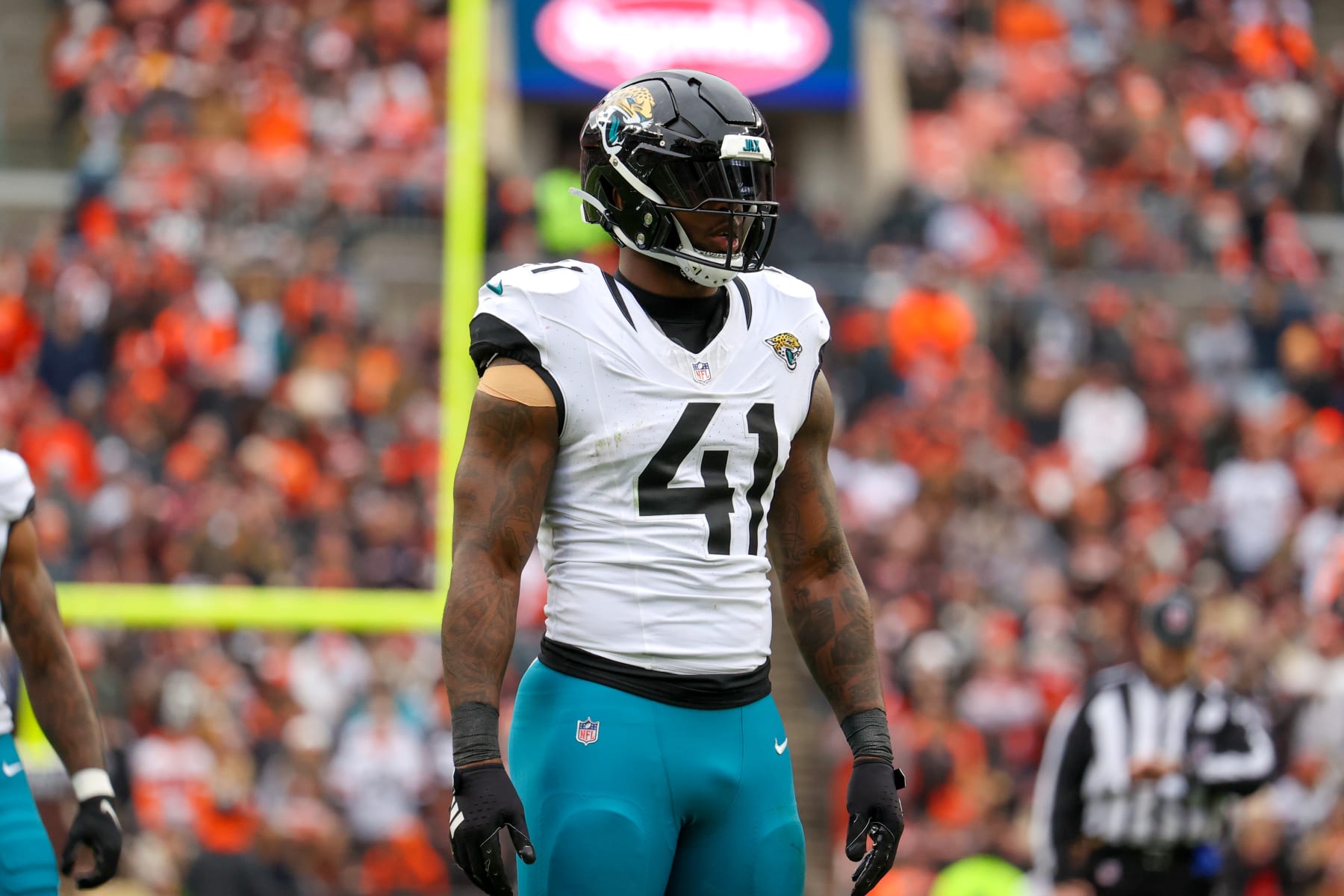 Jaguars edge Josh Hines-Allen