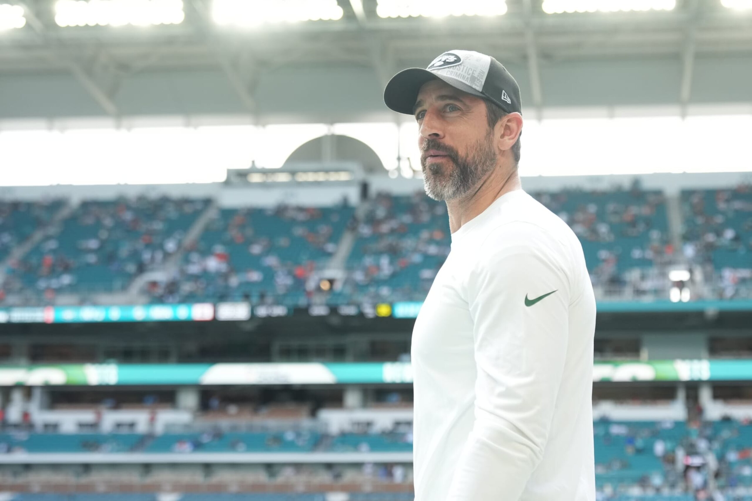 MIAMI GARDENS, FL - DECEMBER 17: New York Jets' Aaron Rogers walks the sidelines before the game between the New York Jets and the Miami Dolphins on Sunday, December 17, 2023 at Hard Rock Stadium, Hard Rock Stadium, Fla. (Photo by Peter Joneleit/Icon Sportswire via Getty Images) MIAMI GARDENS, FL - DECEMBER 17: New York Jets' Aaron Rogers walks the sidelines before the game between the New York Jets and the Miami Dolphins on Sunday, December 17, 2023 at Hard Rock Stadium, Hard Rock Stadium, Fla. (Photo by Peter Joneleit/Icon Sportswire via Getty Images)