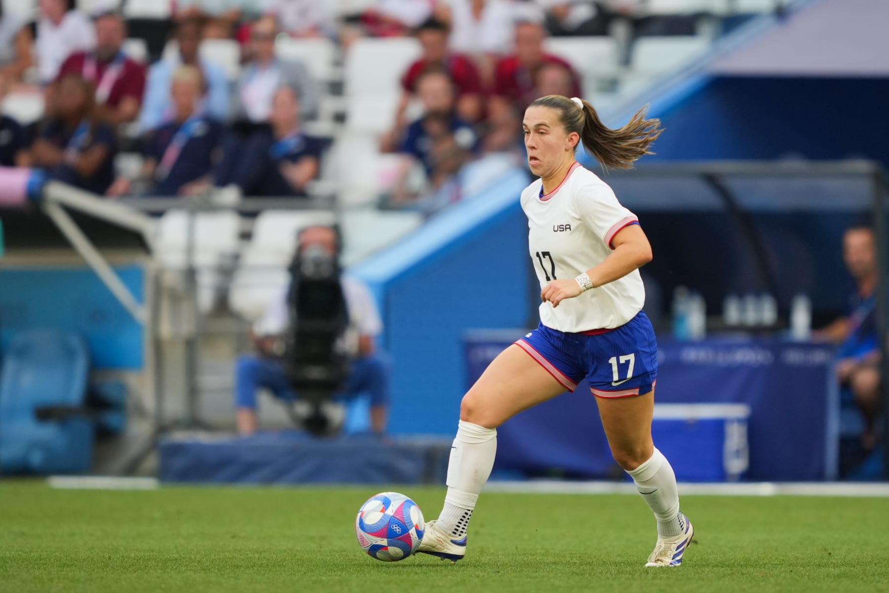 MARSEILLE, FRANCE - JULY 31: Sam Coffey #17 of the United States advances the ball during the first half against Australia during the Women's group B match during the Olympic Games Paris 2024 at Stade de Marseille on July 31, 2024 in Marseille, France. (Photo by John Todd/ISI/Getty Images)