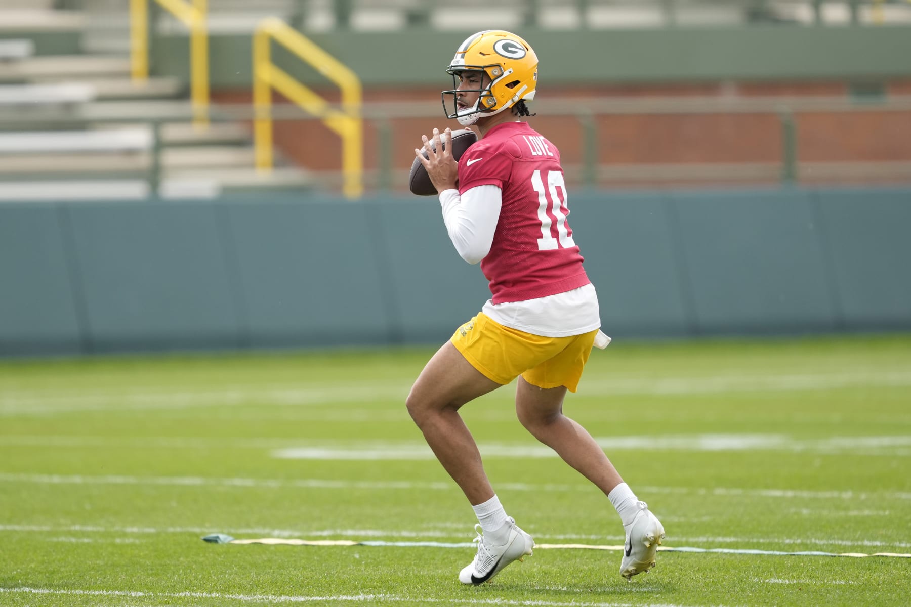 GREEN BAY, WISCONSIN - JUNE 11: Jordan Love #10 of the Green Bay Packers participates in drills during the Green Bay Packers Minicamp at Ray Nitschke Field on June 11, 2024 in Green Bay, Wisconsin. (Photo by Patrick McDermott/Getty Images)