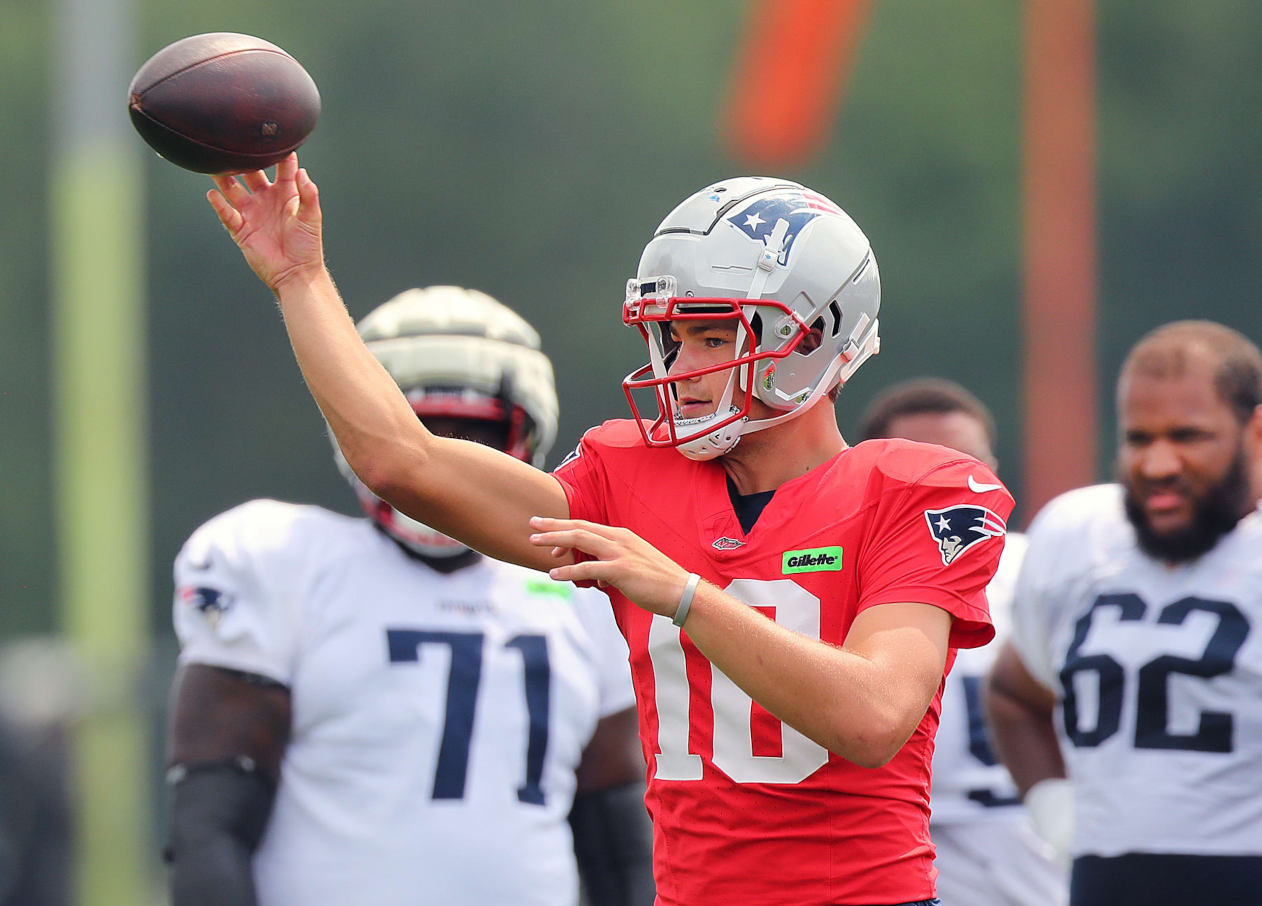 Foxborough, MA - July 30: New England Patriots QB Drake Maye throws a pass. (Photo by John Tlumacki/The Boston Globe via Getty Images)
