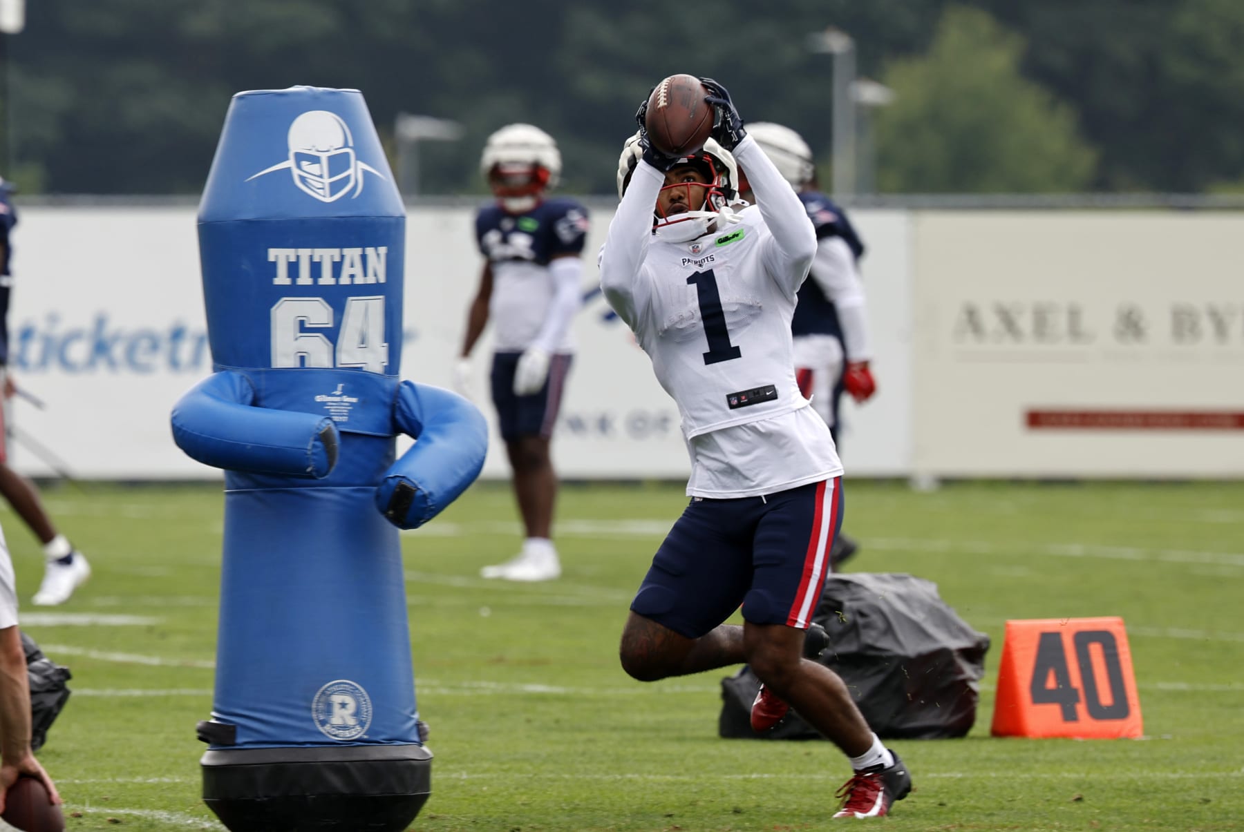 FOXBOROUGH, MA - JULY 29: New England Patriots wide receiver Ja'Lynn Polk (1) catches the ball during New England Patriots Training Camp on July 29, 2024, at Gillette Stadium in Foxborough, Massachusetts.  (Photo by Fred Kfoury III/Icon Sportswire via Getty Images)