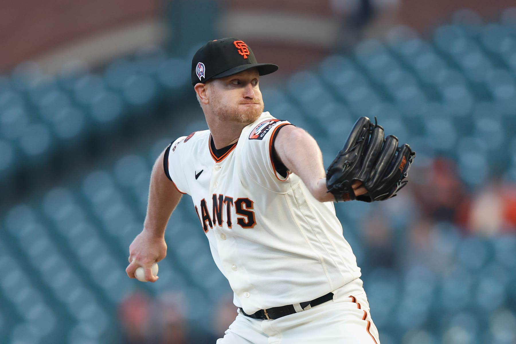 SAN FRANCISCO, CALIFORNIA - SEPTEMBER 11: Alex Cobb #38 of the San Francisco Giants pitches in the top of the first inning against the Cleveland Guardians at Oracle Park on September 11, 2023 in San Francisco, California. (Photo by Lachlan Cunningham/Getty Images)