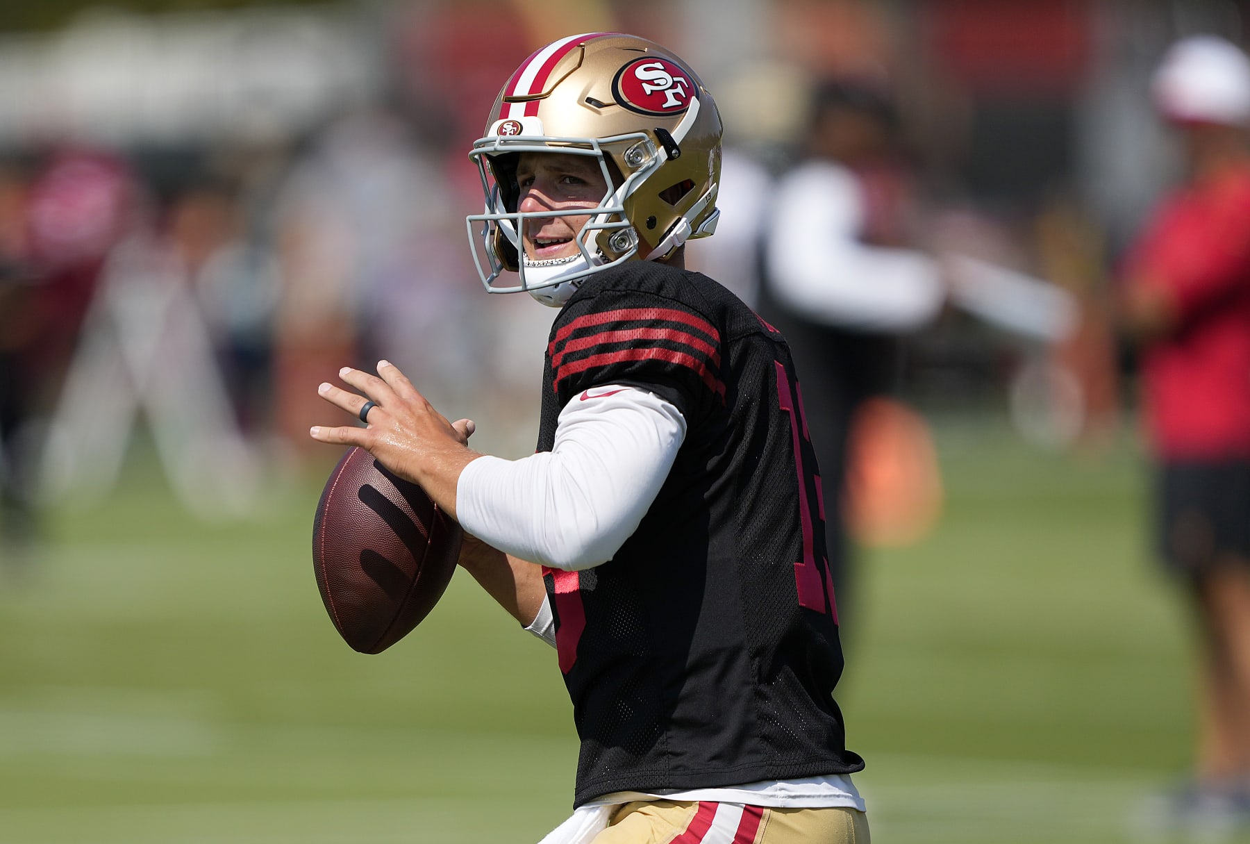 SANTA CLARA, CALIFORNIA - JULY 29: Brock Purdy #13 of the San Francisco 49ers works out during training camp at SAP Performance Facility on July 29, 2024 in Santa Clara, California. (Photo by Thearon W. Henderson/Getty Images)
