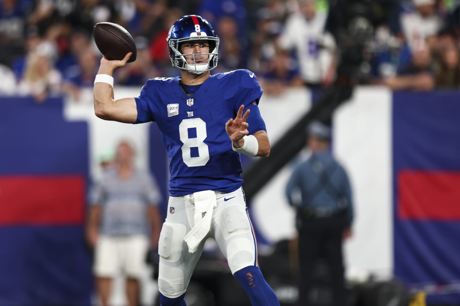 EAST RUTHERFORD, NJ - OCTOBER 2: Daniel Jones #8 of the New York Giants passes the football during the second quarter of a game against the Seattle Seahawks at MetLife Stadium on October 2, 2023 in East Rutherford, New Jersey. (Photo by Kevin Sabitus/Getty Images)