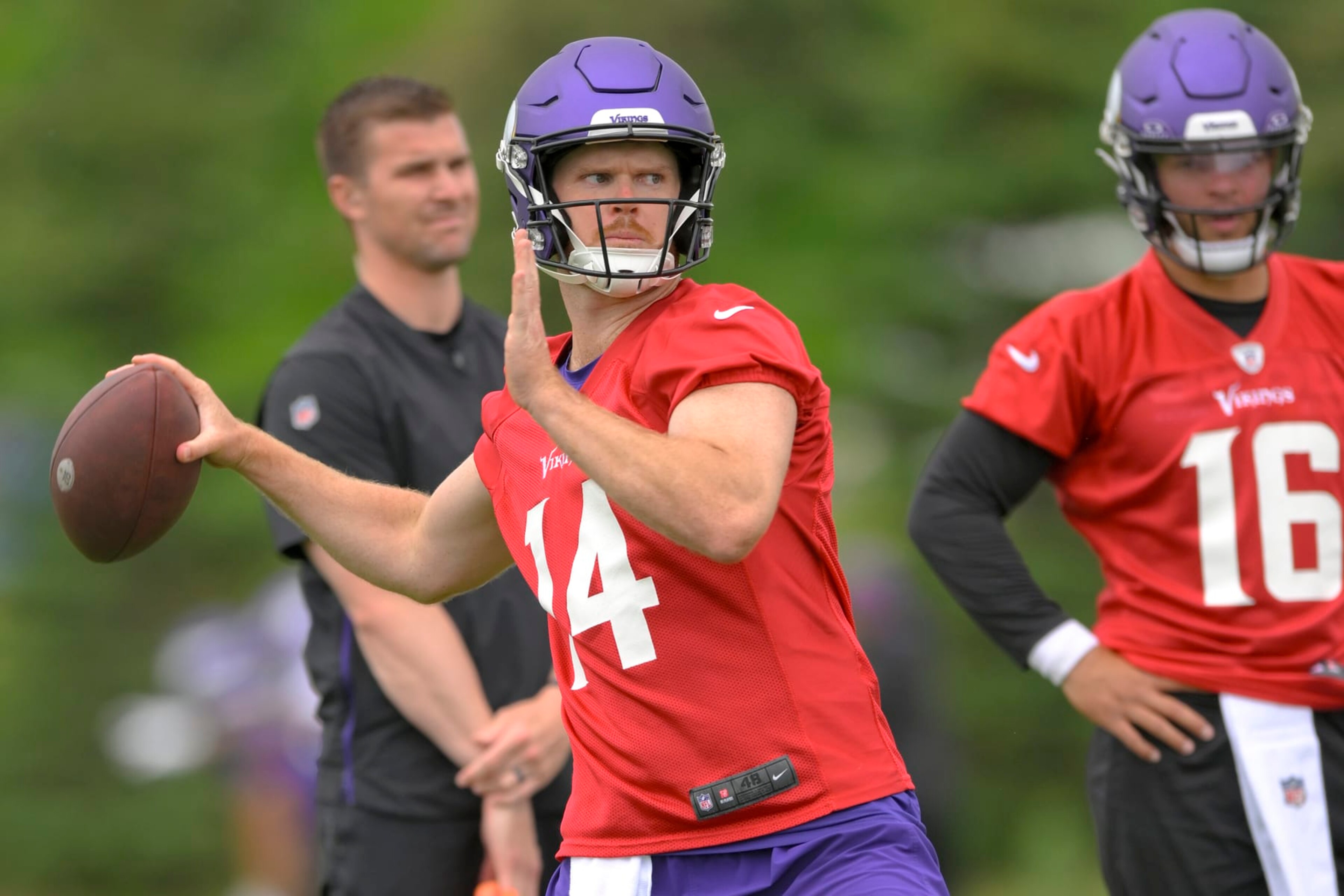 EAGAN, MN - JUNE 05: Minnesota Vikings quarterback Sam Darnold (14) makes throw during Minnesota Vikings Minicamp on June 5, 2024, at TCO Performance Center in Eagan, MN.(Photo by Nick Wosika/Icon Sportswire via Getty Images) EAGAN, MN - JUNE 05: Minnesota Vikings quarterback Sam Darnold (14) makes throw during Minnesota Vikings Minicamp on June 5, 2024, at TCO Performance Center in Eagan, MN.(Photo by Nick Wosika/Icon Sportswire via Getty Images)