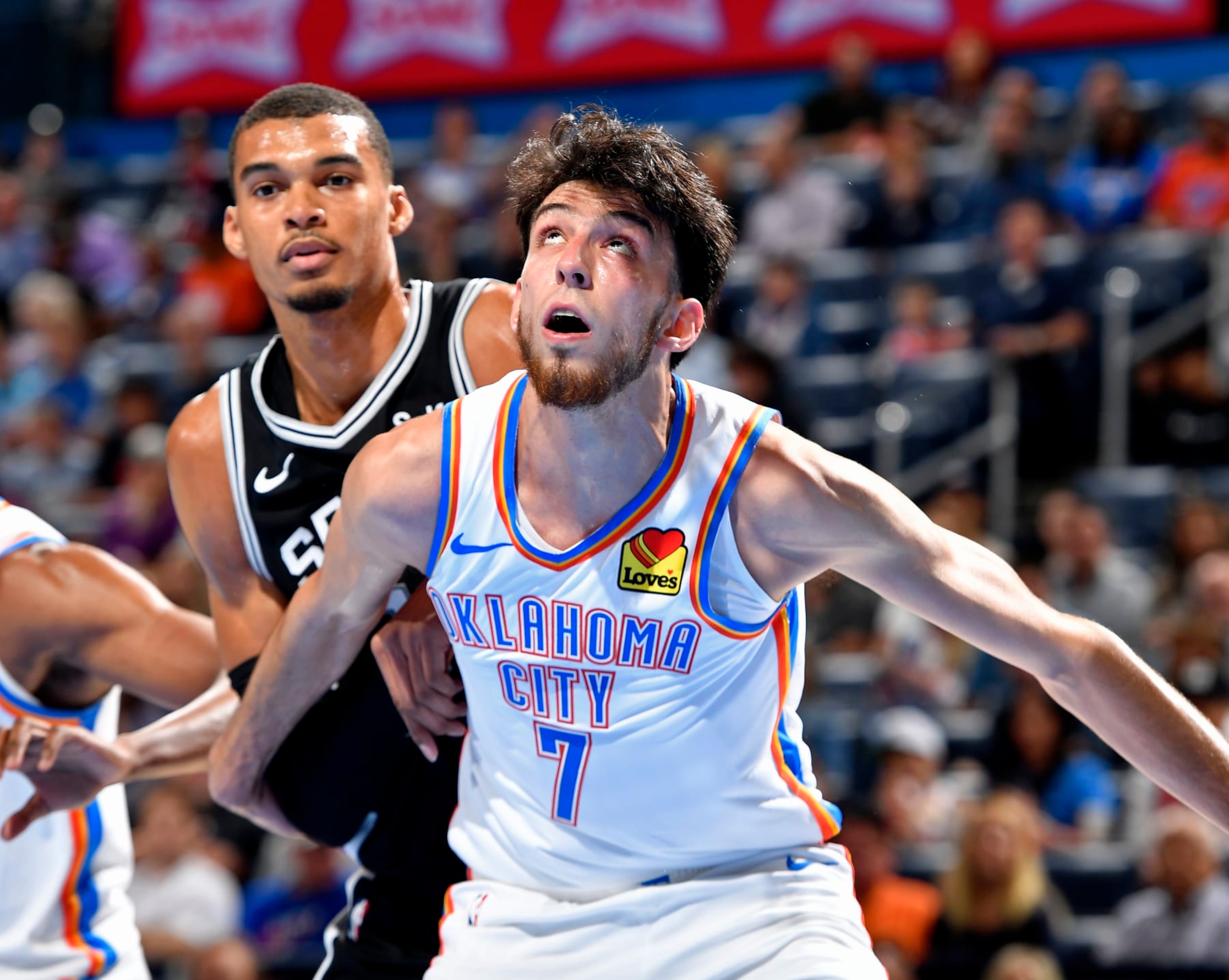 OKLAHOMA CITY, OK - OCTOBER 9: Chet Holmgren #7 of the Oklahoma City Thunder boxes out during the game against the San Antonio Spurs on October 9, 2023 at the Paycom Center in Oklahoma City, OK. NOTE TO USER: User expressly acknowledges and agrees that, by downloading and or using this photograph, User is consenting to the terms and conditions of the Getty Images License Agreement. Mandatory Copyright Notice: Copyright 2023 NBAE (Photo by Logan Riely/NBAE via Getty Images)