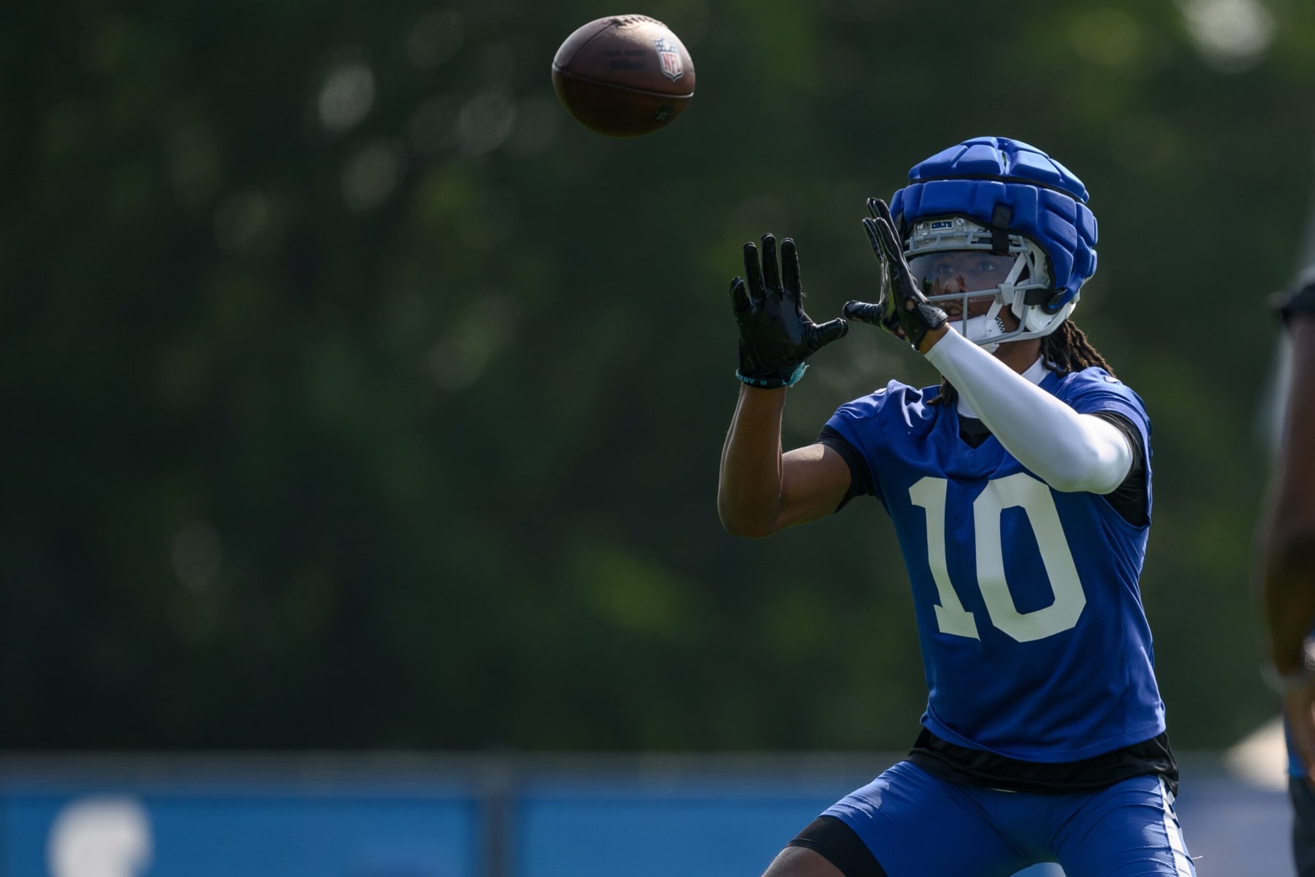 WESTFIELD, IN - JULY 25: Indianapolis Colts wide receiver Adonai Mitchell (10) runs through a drill during the Indianapolis Colts training camp practice on July 25, 2024 at the Grand Park Sports Campus in Westfield, IN. (Photo by Zach Bolinger/Icon Sportswire via Getty Images) WESTFIELD, IN - JULY 25: Indianapolis Colts wide receiver Adonai Mitchell (10) runs through a drill during the Indianapolis Colts training camp practice on July 25, 2024 at the Grand Park Sports Campus in Westfield, IN. (Photo by Zach Bolinger/Icon Sportswire via Getty Images)
