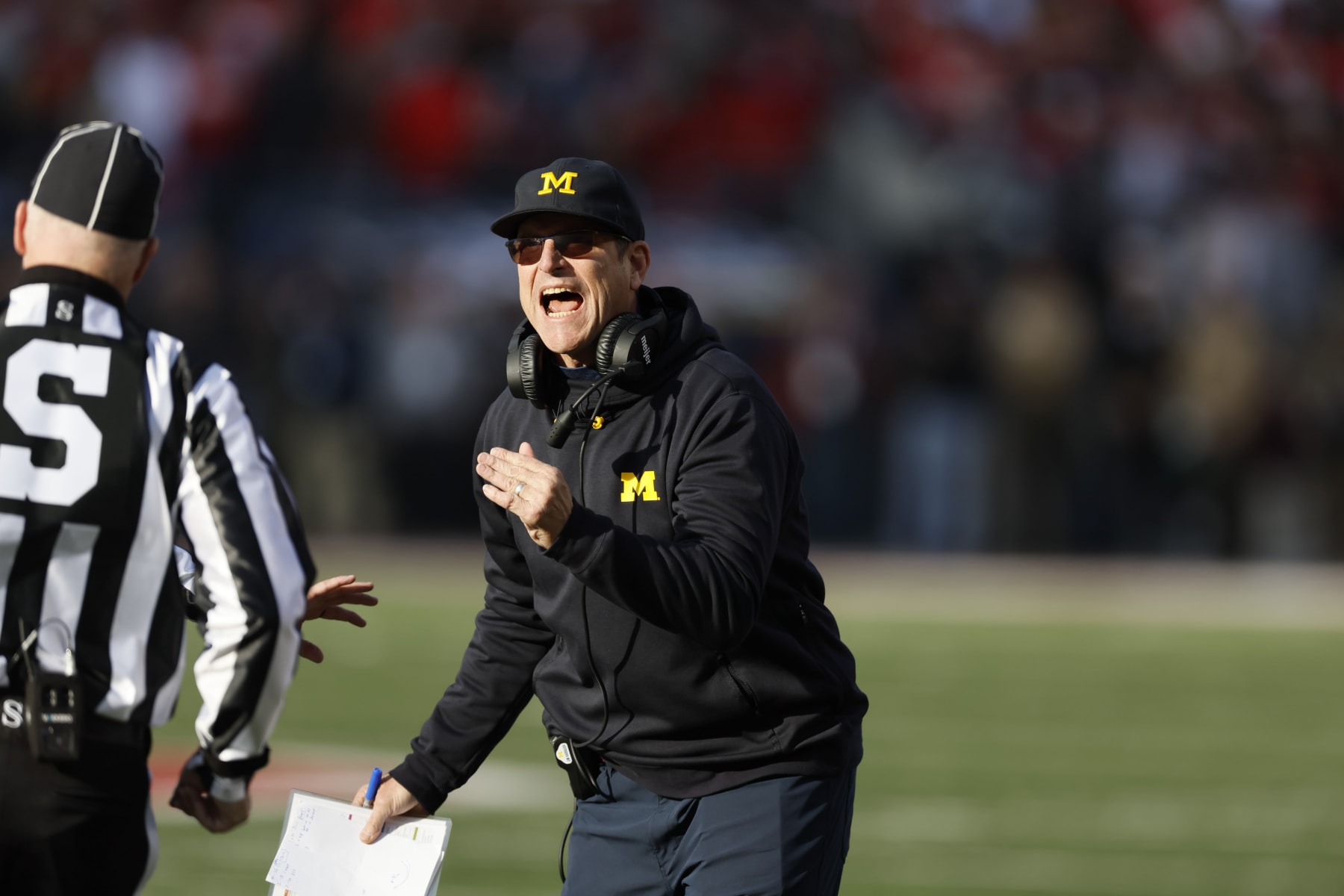 College Football: Michigan head coach Jim Harbaugh yells at referee vs Ohio State at Ohio Stadium.
Columbus, OH 11/26/2022
CREDIT: David E. Klutho (Photo by David E. Klutho/Sports Illustrated via Getty Images)
(Set Number: X164248 TK1)