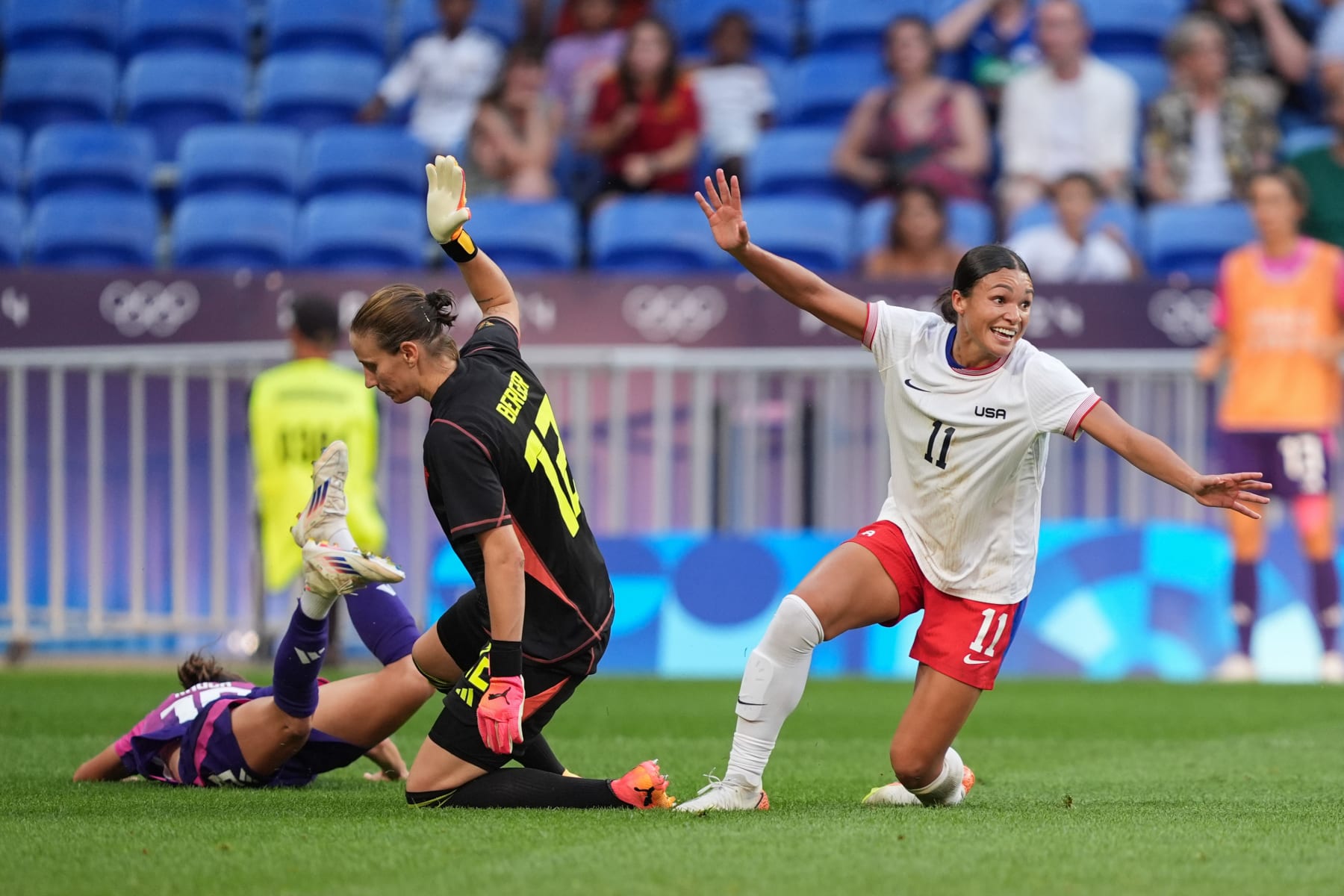LYON, FRANCE - AUGUST 06: Sophia Smith #11 of the United States celebrates scoring during extra time against Germany during the Women's semifinal match during the Olympic Games Paris 2024 at Stade de Lyon on August 06, 2024 in Lyon, France. (Photo by Andrea Vilchez/ISI/Getty Images)