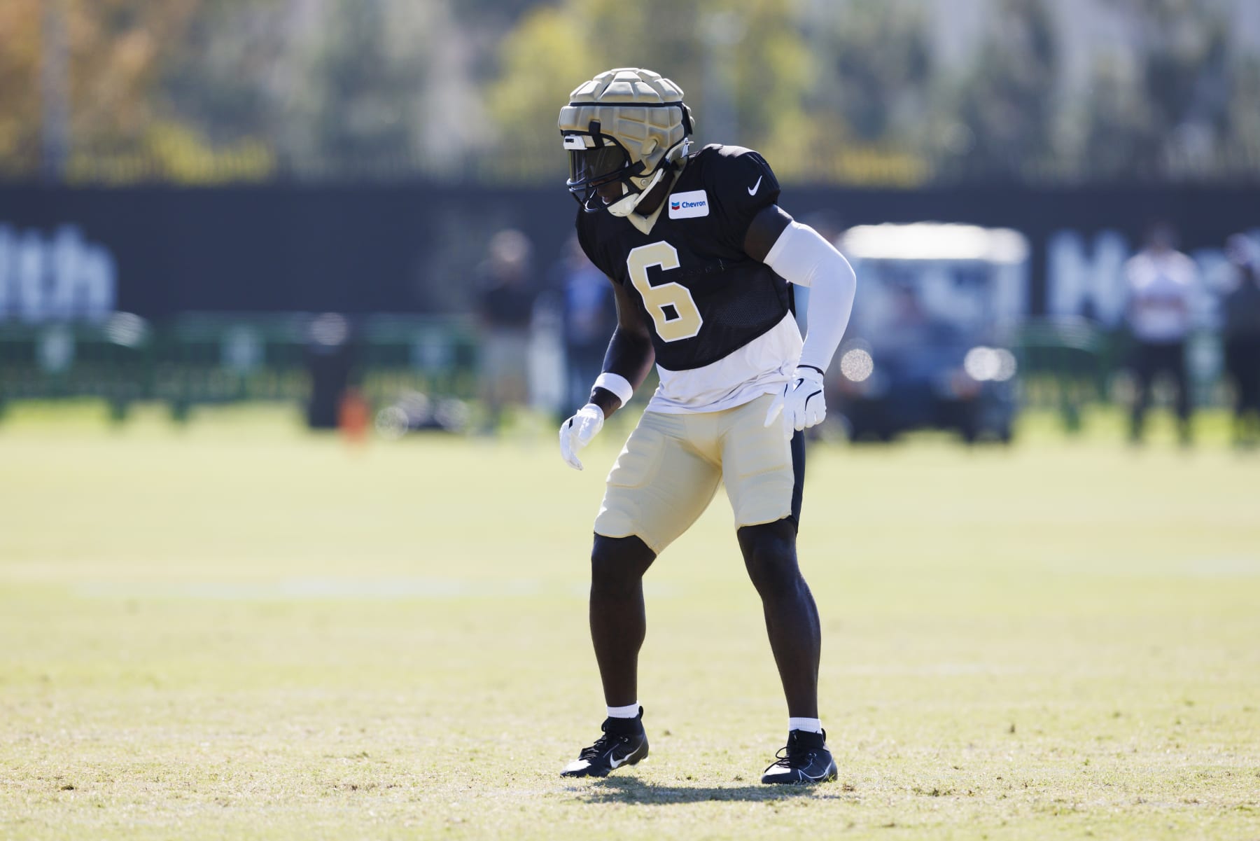 IRVINE, CALIFORNIA - JULY 29: Willie Gay #6 of the New Orleans Saints defends during training camp at University of California Irvine on July 29, 2024 in Irvine, California.  (Photo by Ric Tapia/Getty Images)