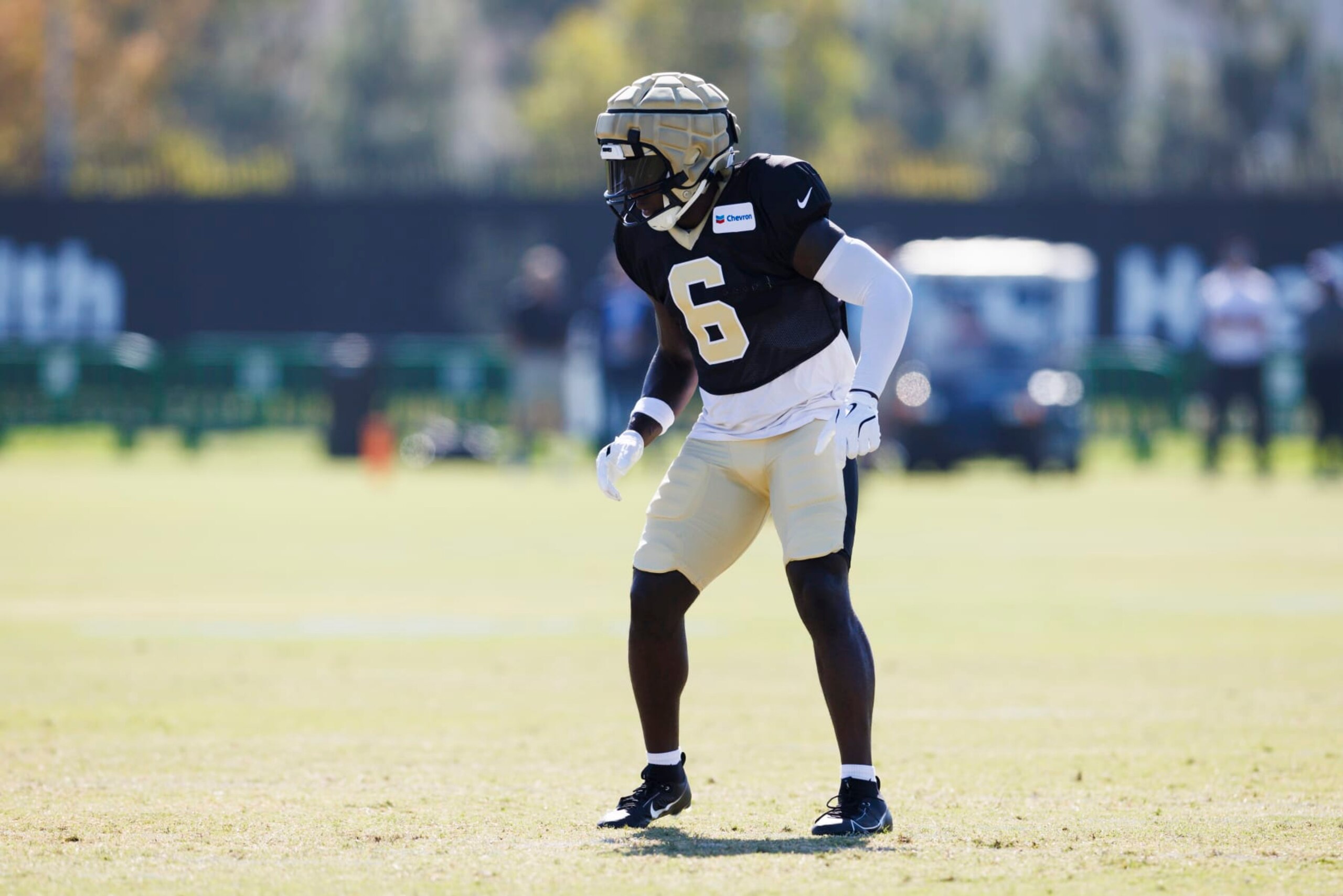 IRVINE, CALIFORNIA - JULY 29: Willie Gay #6 of the New Orleans Saints defends during training camp at University of California Irvine on July 29, 2024 in Irvine, California.  (Photo by Ric Tapia/Getty Images)