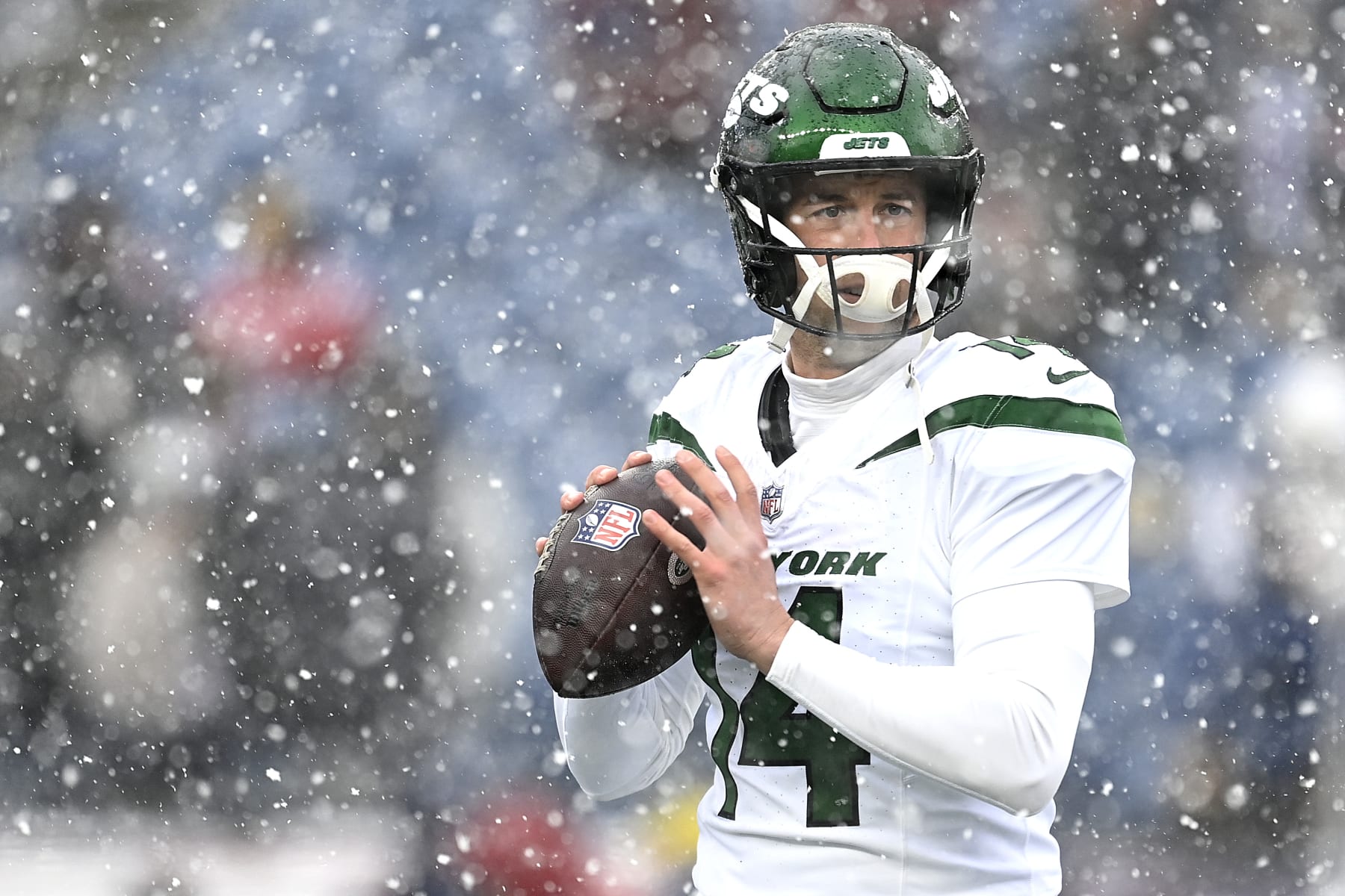FOXBOROUGH, MASSACHUSETTS - JANUARY 07: Trevor Siemian #14 of the New York Jets warms up before a game against the New England Patriots at Gillette Stadium on January 07, 2024 in Foxborough, Massachusetts. (Photo by Billie Weiss/Getty Images)