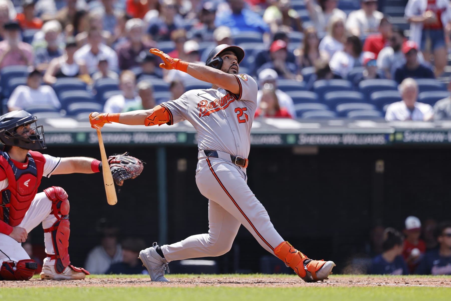 CLEVELAND, OH - AUGUST 04: Baltimore Orioles outfielder Anthony Santander (25) bats during an MLB game against the Cleveland Guardians on August 04, 2024 at Progressive Field in Cleveland, Ohio. (Photo by Joe Robbins/Icon Sportswire via Getty Images)