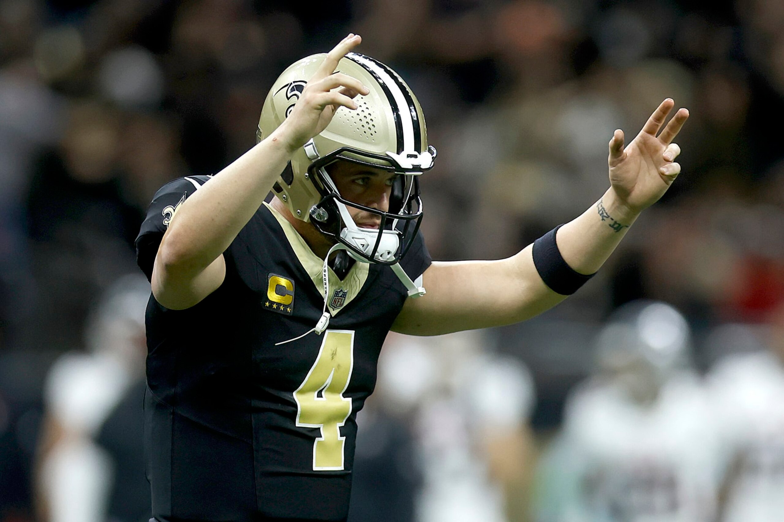 NEW ORLEANS, LOUISIANA - JANUARY 07: Derek Carr #4 of the New Orleans Saints reacts after a touchdown in the first half at Caesars Superdome on January 07, 2024 in New Orleans, Louisiana. (Photo by Chris Graythen/Getty Images) NEW ORLEANS, LOUISIANA - JANUARY 07: Derek Carr #4 of the New Orleans Saints reacts after a touchdown in the first half at Caesars Superdome on January 07, 2024 in New Orleans, Louisiana. (Photo by Chris Graythen/Getty Images)