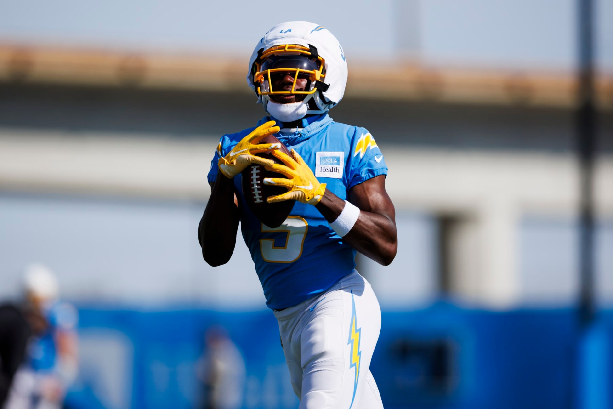 EL SEGUNDO, CALIFORNIA - AUGUST 7: Joshua Palmer #5 of the Los Angeles Chargers catches the ball during training camp at The Bolt on August 7, 2024 in El Segundo, California. (Photo by Ric Tapia/Getty Images) EL SEGUNDO, CALIFORNIA - AUGUST 7: Joshua Palmer #5 of the Los Angeles Chargers catches the ball during training camp at The Bolt on August 7, 2024 in El Segundo, California. (Photo by Ric Tapia/Getty Images)