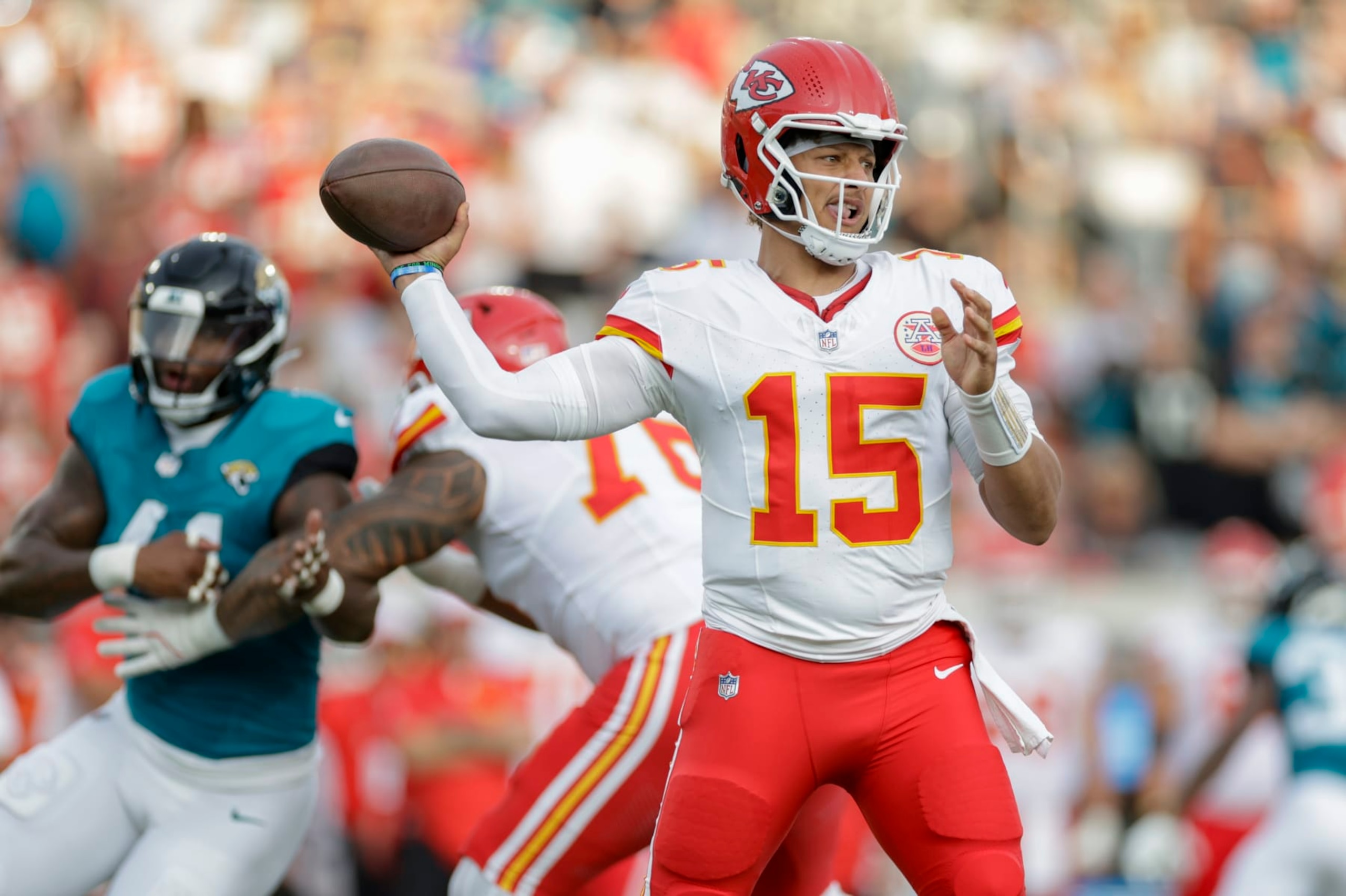 JACKSONVILLE, FL - AUGUST 10: Kansas City Chiefs quarterback Patrick Mahomes (15) throws a pass during the game between the Kansas City Chiefs and the Jacksonville Jaguars on August 10, 2024 at EverBank Stadium in Jacksonville, Fl. (Photo by David Rosenblum/Icon Sportswire via Getty Images)