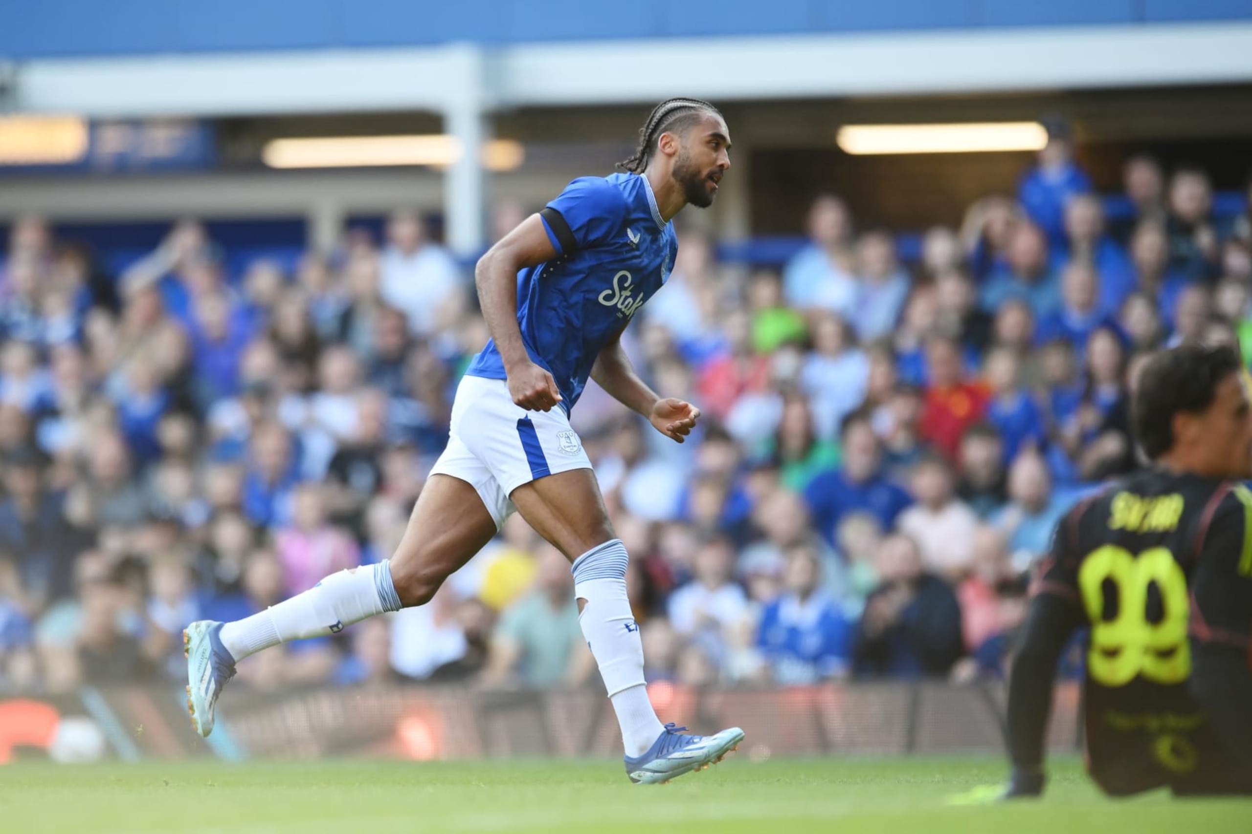 LIVERPOOL, ENGLAND - AUGUST 10: Dominic Calvert-Lewin of Everton celebrates scoring his team's first goal during the pre-season friendly match between Everton and Roma at Goodison Park on August 10, 2024 in Liverpool, England. (Photo by Ben Roberts Photo/Getty Images)