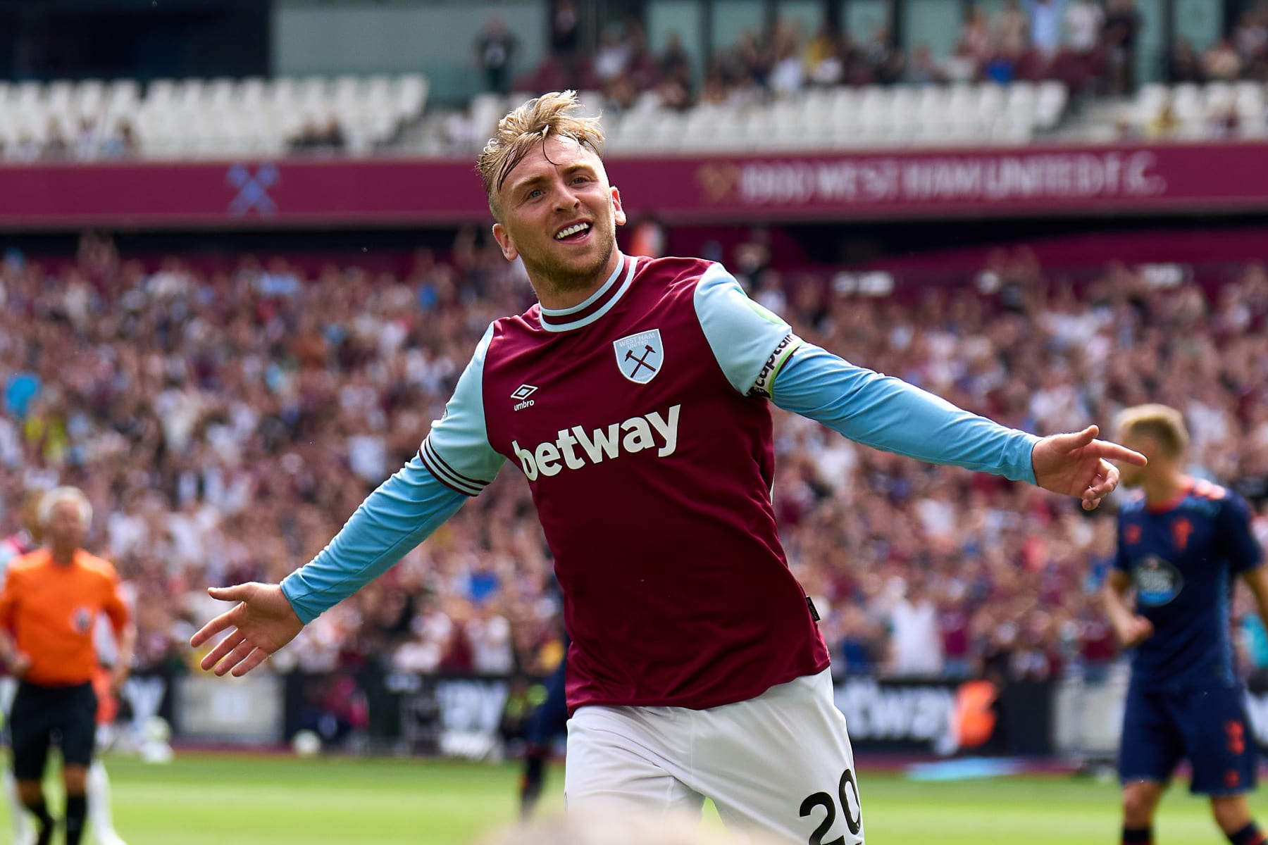 LONDON, ENGLAND - AUGUST 10: Jarrod Bowen of West Ham United celebrates after scoring his team's first goal during the Pre-Season Friendly match between West Ham United and Celta Vigo at London Stadium on August 10, 2024 in London, England. (Photo by Angel Martinez/Getty Images)