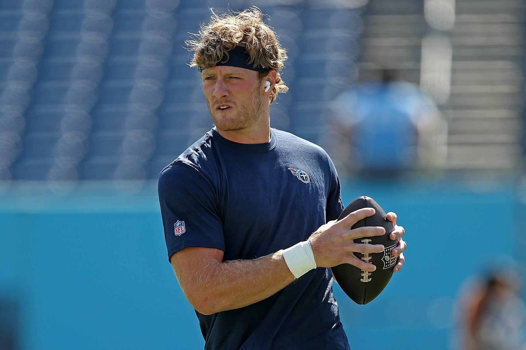 NASHVILLE, TENNESSEE - AUGUST 10: Will Levis #8 of the Tennessee Titans warms up before the game against the San Francisco 49ers at Nissan Stadium on August 10, 2024 in Nashville, Tennessee. (Photo by Justin Ford/Getty Images)