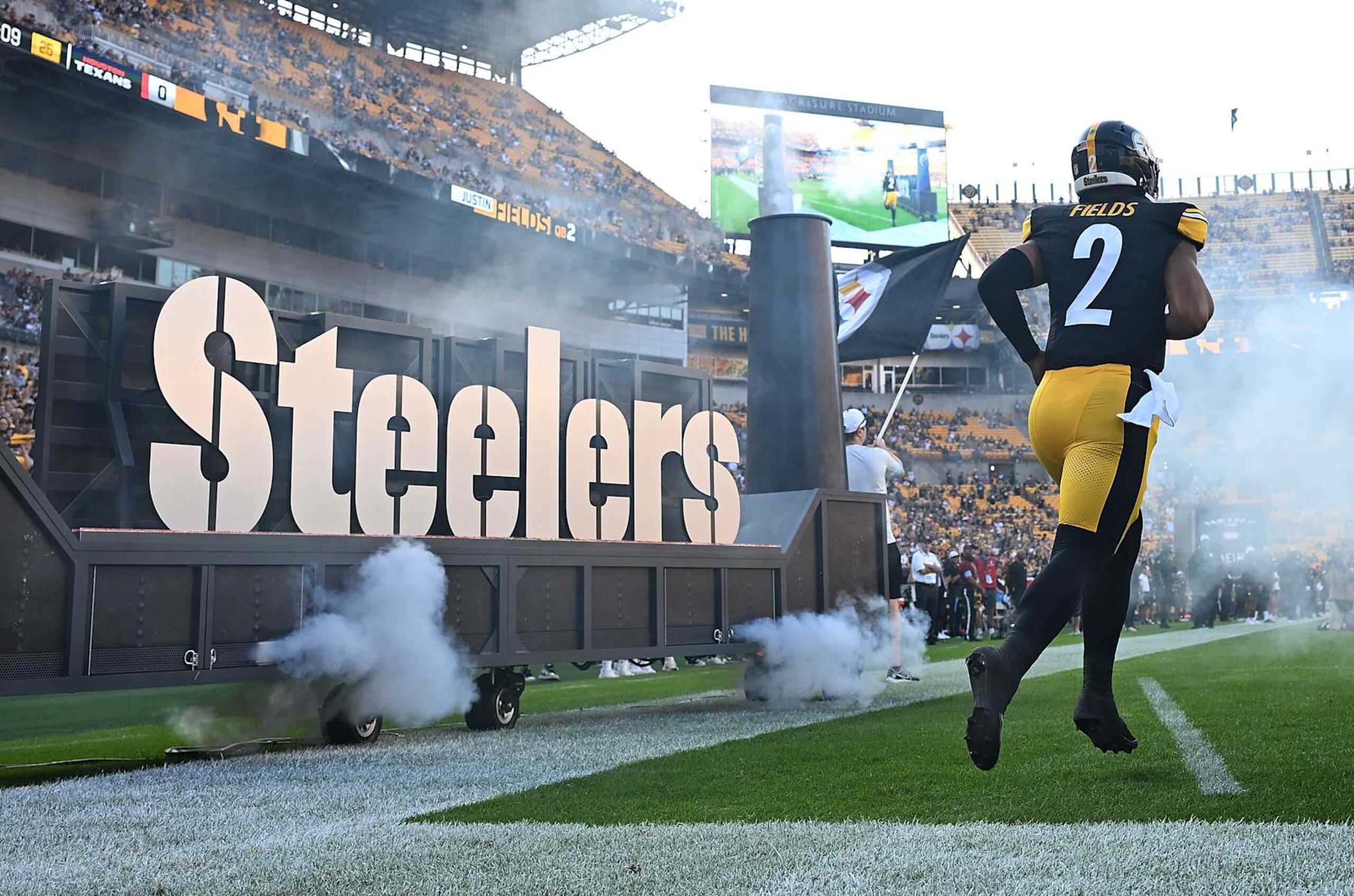 PITTSBURGH, PENNSYLVANIA - AUGUST 09: Justin Fields #2 of the Pittsburgh Steelers takes the field for the preseason game against the Houston Texans at Acrisure Stadium on August 9, 2024 in Pittsburgh, Pennsylvania. (Photo by Justin Berl/Getty Images) PITTSBURGH, PENNSYLVANIA - AUGUST 09: Justin Fields #2 of the Pittsburgh Steelers takes the field for the preseason game against the Houston Texans at Acrisure Stadium on August 9, 2024 in Pittsburgh, Pennsylvania. (Photo by Justin Berl/Getty Images)
