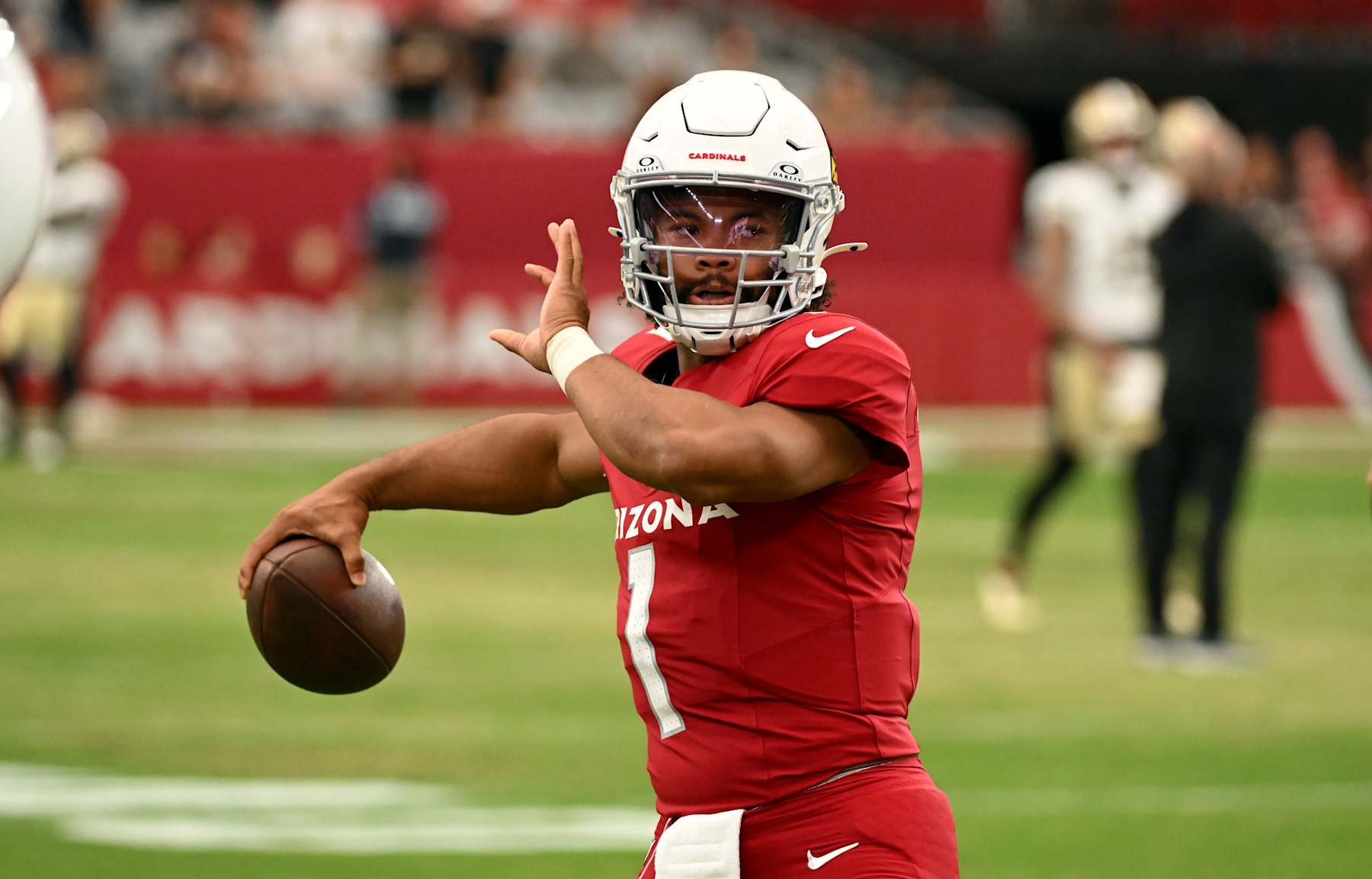 GLENDALE, ARIZONA - AUGUST 10: Kyler Murray #1 of the Arizona Cardinals prepares for a preseason game against the New Orleans Saints at State Farm Stadium on August 10, 2024 in Glendale, Arizona. (Photo by Norm Hall/Getty Images)