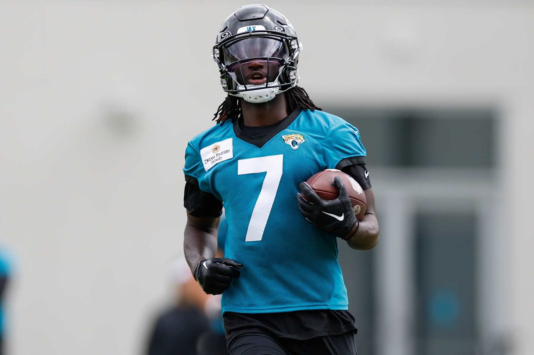 JACKSONVILLE, FL - MAY 20: Jacksonville Jaguars wide receiver Brian Thomas Jr. (7) during the Jacksonville Jaguars OTA on May 20, 2024 at the Miller Electric Center in Jacksonville, Fl.(Photo by David Rosenblum/Icon Sportswire via Getty Images)