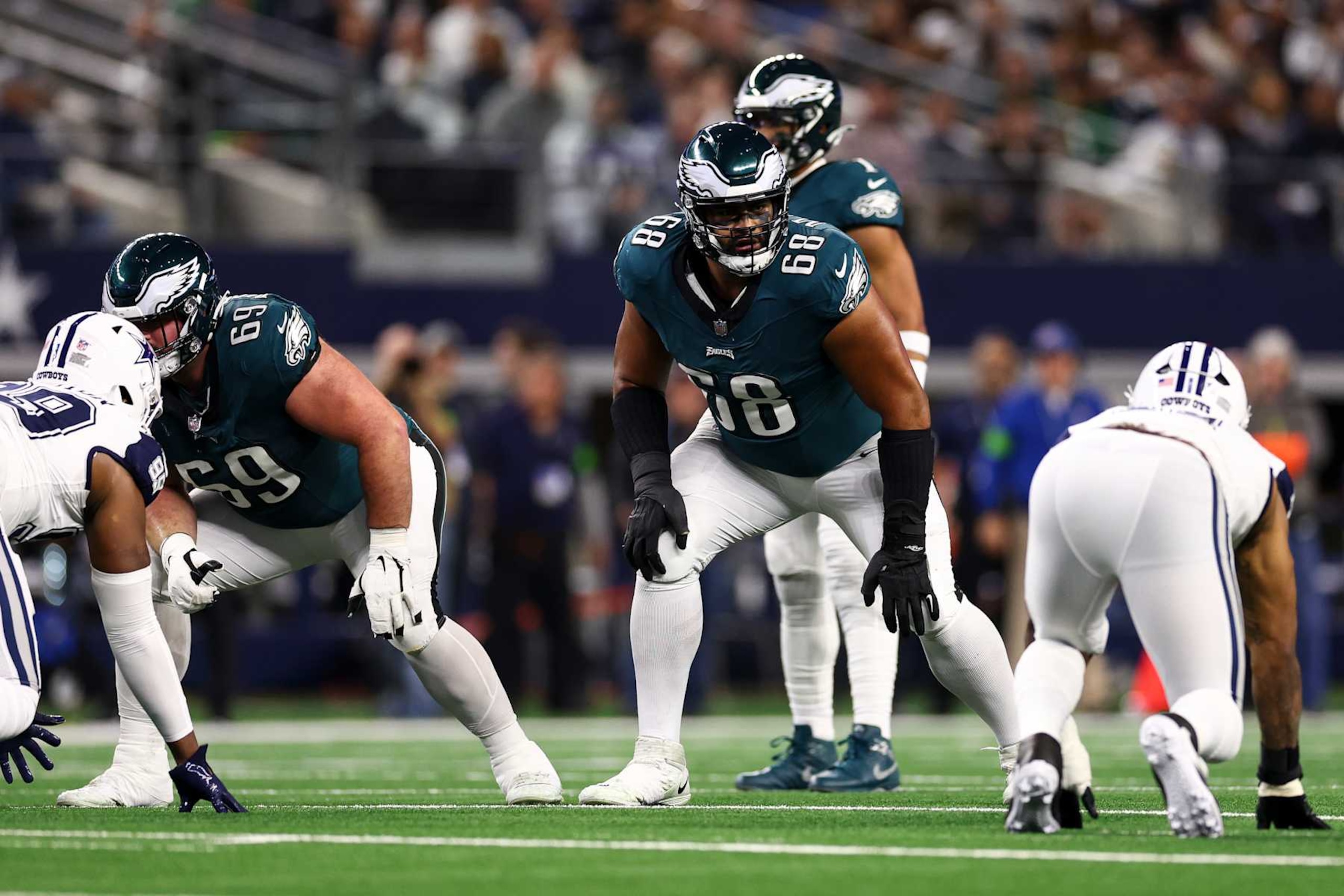 ARLINGTON, TX - DECEMBER 10: Jordan Mailata #68 of the Philadelphia Eagles lines up before a play during an NFL football game against the Dallas Cowboys at AT&T Stadium on December 10, 2023 in Arlington, Texas. (Photo by Kevin Sabitus/Getty Images) ARLINGTON, TX - DECEMBER 10: Jordan Mailata #68 of the Philadelphia Eagles lines up before a play during an NFL football game against the Dallas Cowboys at AT&T Stadium on December 10, 2023 in Arlington, Texas. (Photo by Kevin Sabitus/Getty Images)