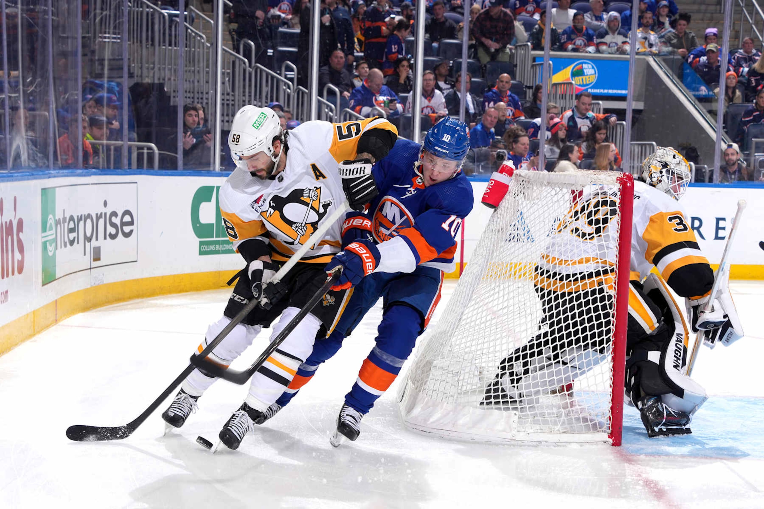 Pittsburgh Penguins defenseman Kris Letang in action against the New York Islanders. 