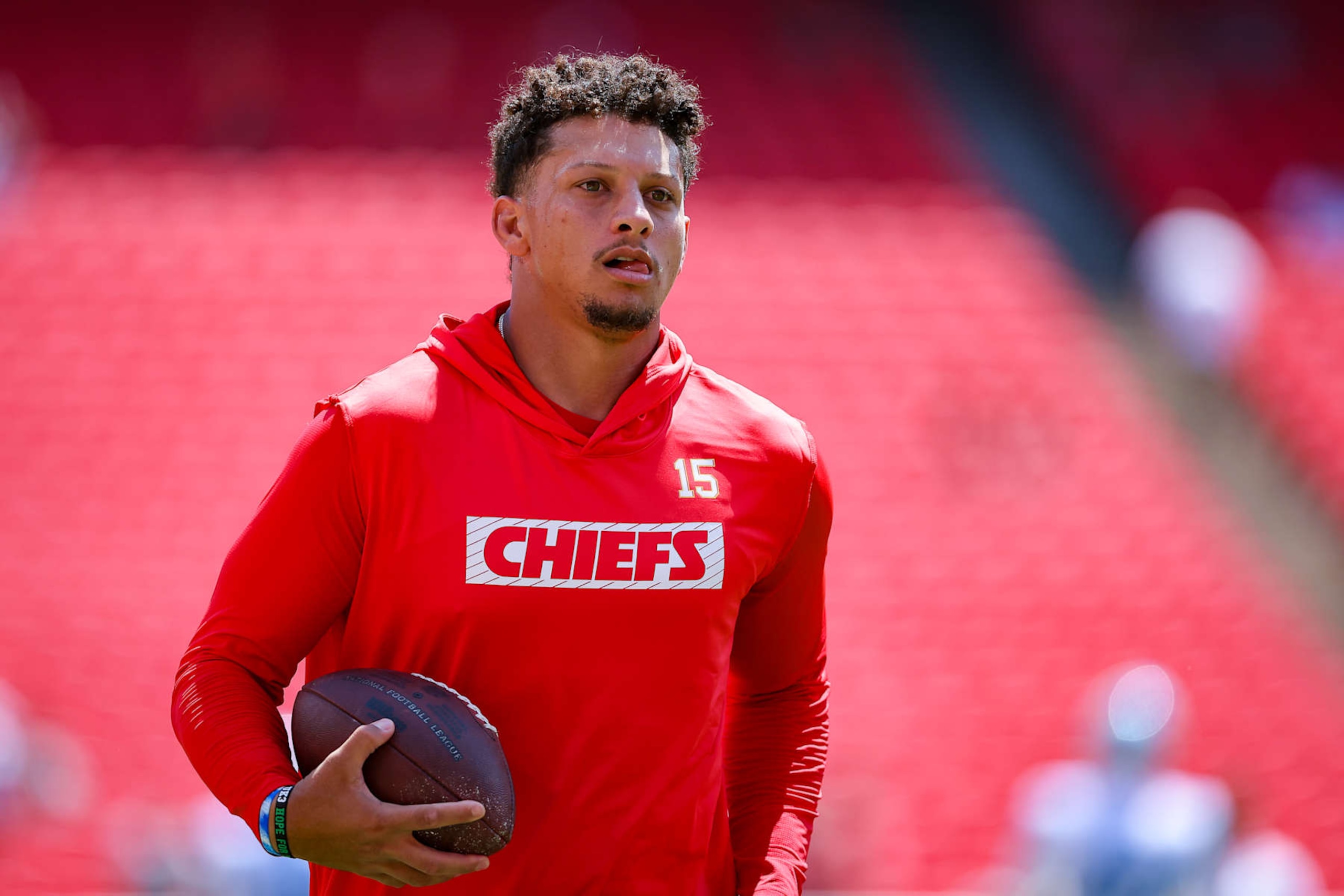 KANSAS CITY, MISSOURI - AUGUST 17: Patrick Mahomes #15 of the Kansas City Chiefs runs on the field during pregame warmups prior to a preseason game against the Detroit Lions at GEHA Field at Arrowhead Stadium on August 17, 2024 in Kansas City, Missouri. (Photo by David Eulitt/Getty Images) KANSAS CITY, MISSOURI - AUGUST 17: Patrick Mahomes #15 of the Kansas City Chiefs runs on the field during pregame warmups prior to a preseason game against the Detroit Lions at GEHA Field at Arrowhead Stadium on August 17, 2024 in Kansas City, Missouri. (Photo by David Eulitt/Getty Images)