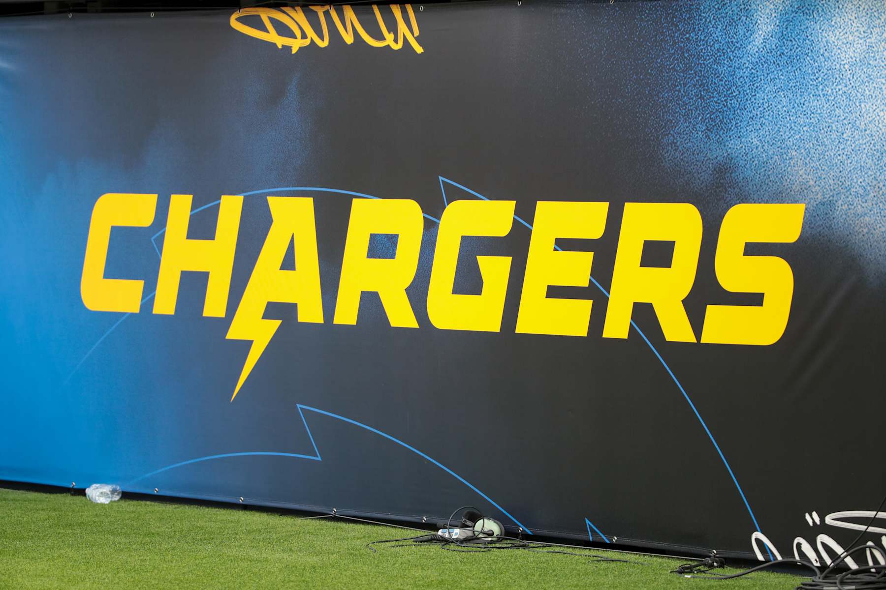 INGLEWOOD, CA - AUGUST 17:Los Angeles Chargers logo  during the NFL preseason game between the Los Angeles Rams and the Los Angeles Chargers on August 17, 2024, at SoFi Stadium in Los Angeles. CA. (Photo by Jevone Moore/Icon Sportswire via Getty Images)