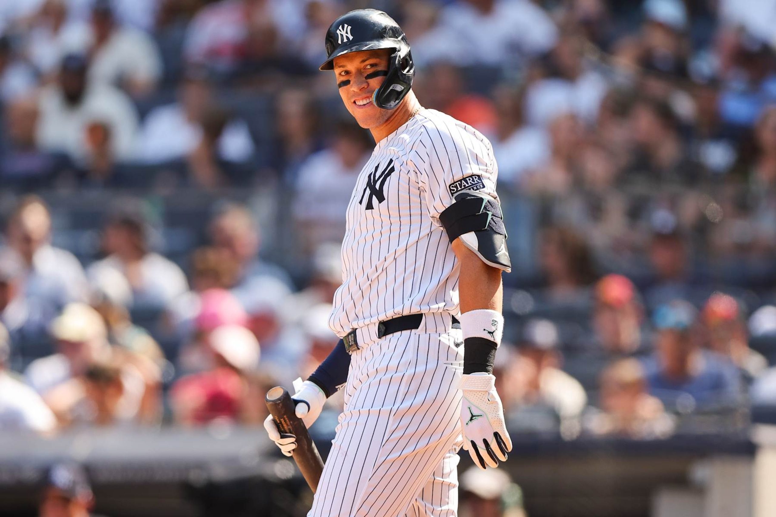BRONX, NY - AUGUST 24: New York Yankees outfielder Aaron Judge (99) looks on during a Major League Baseball game between the Colorado Rockies and New York Yankees on August 24, 2024 at Yankee Stadium in the Bronx, New York. (Photo by Andrew Mordzynski/Icon Sportswire via Getty Images) BRONX, NY - AUGUST 24: New York Yankees outfielder Aaron Judge (99) looks on during a Major League Baseball game between the Colorado Rockies and New York Yankees on August 24, 2024 at Yankee Stadium in the Bronx, New York. (Photo by Andrew Mordzynski/Icon Sportswire via Getty Images)