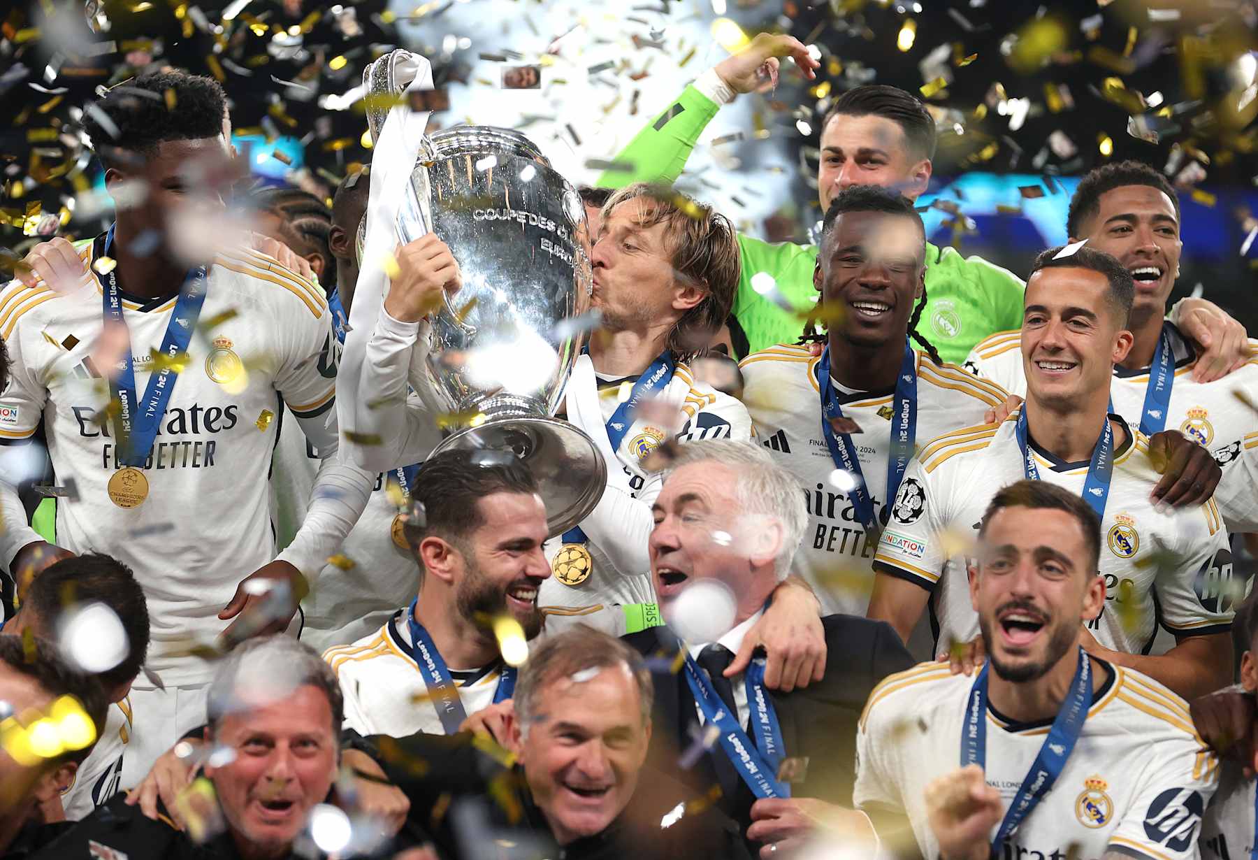 LONDON, ENGLAND - JUNE 01: Luka Modric of Real Madrid kisses the trophy after their win during the UEFA Champions League 2023/24 final match between Borussia Dortmund v Real Madrid CF at Wembley Stadium on June 01, 2024 in London, England. (Photo by Julian Finney - UEFA/UEFA via Getty Images)