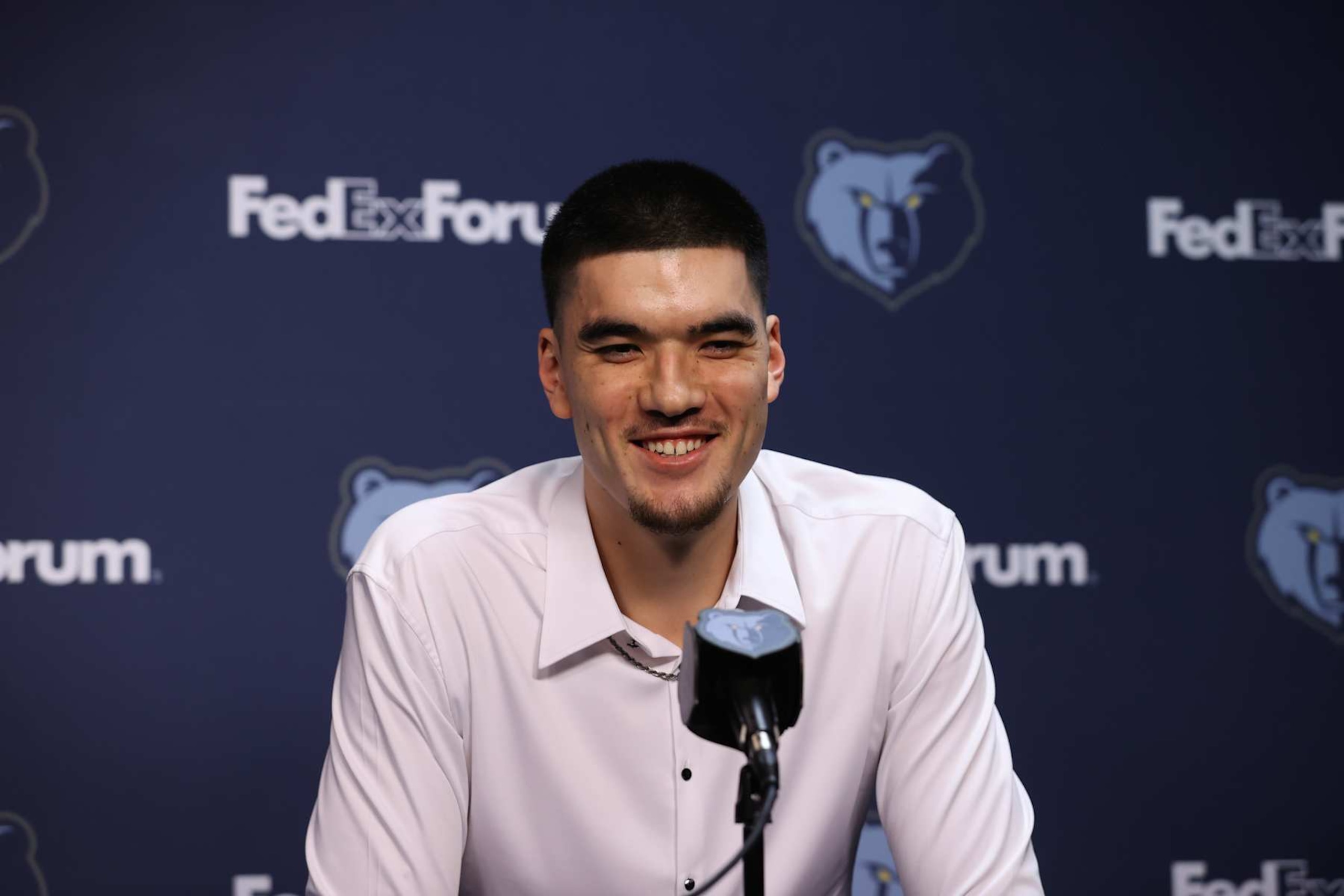 MEMPHIS, TN - JUNE 28: Zach Edey of the Memphis Grizzlies   looks on during the press conference on June 28, 2024 at FedExForum in Memphis, Tennessee.  NOTE TO USER: User expressly acknowledges and agrees that, by downloading and or using this photograph, User is consenting to the terms and conditions of the Getty Images License Agreement. Mandatory Copyright Notice: Copyright 2024 NBAE (Photo by Joe Murphy/NBAE via Getty Images)