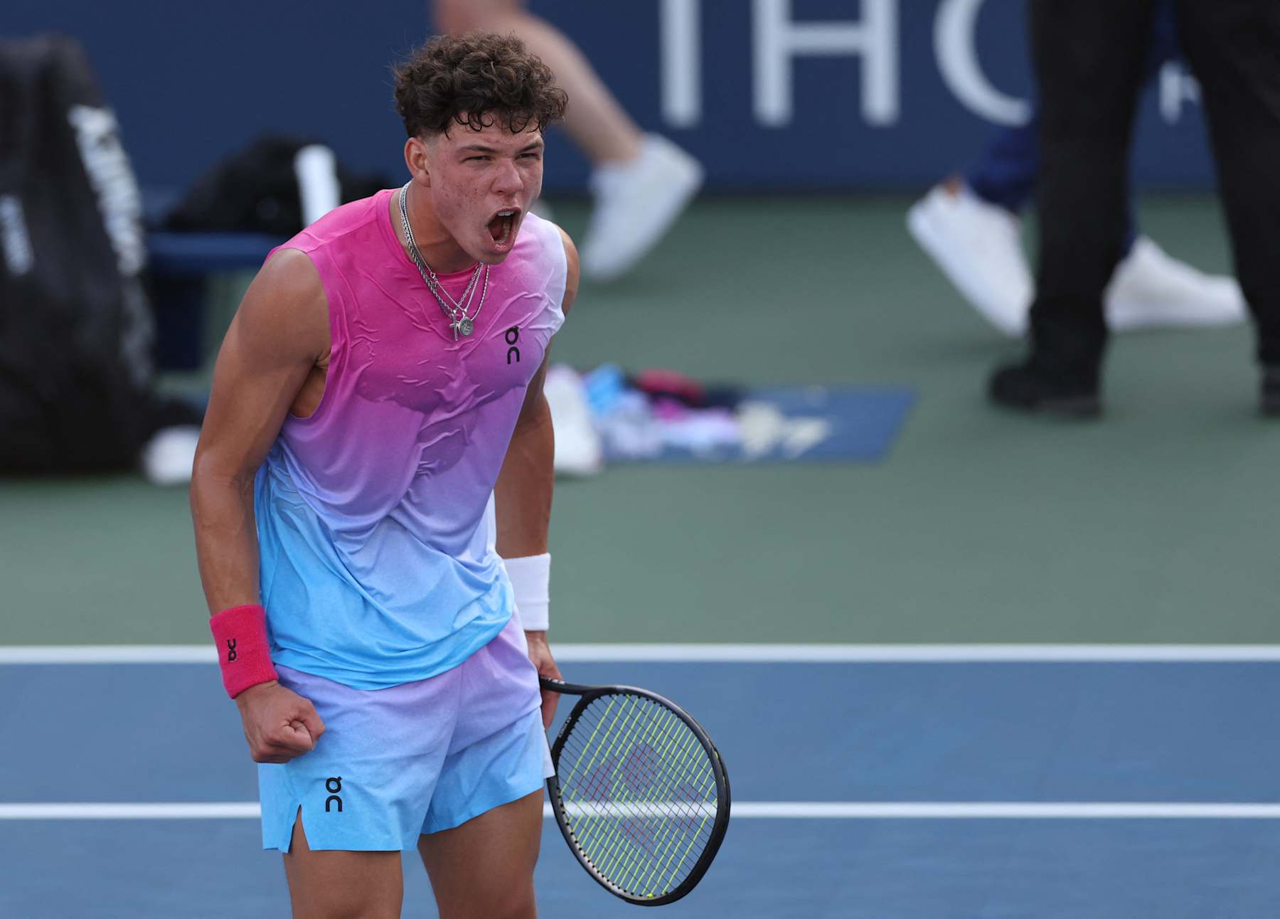 USA's Ben Shelton celebrates defeating Spain's Roberto Bautista Agut in their men's singles second round tennis match on day three of the US Open tennis tournament at the USTA Billie Jean King National Tennis Center in New York City, on August 28, 2024. (Photo by CHARLY TRIBALLEAU / AFP) (Photo by CHARLY TRIBALLEAU/AFP via Getty Images)