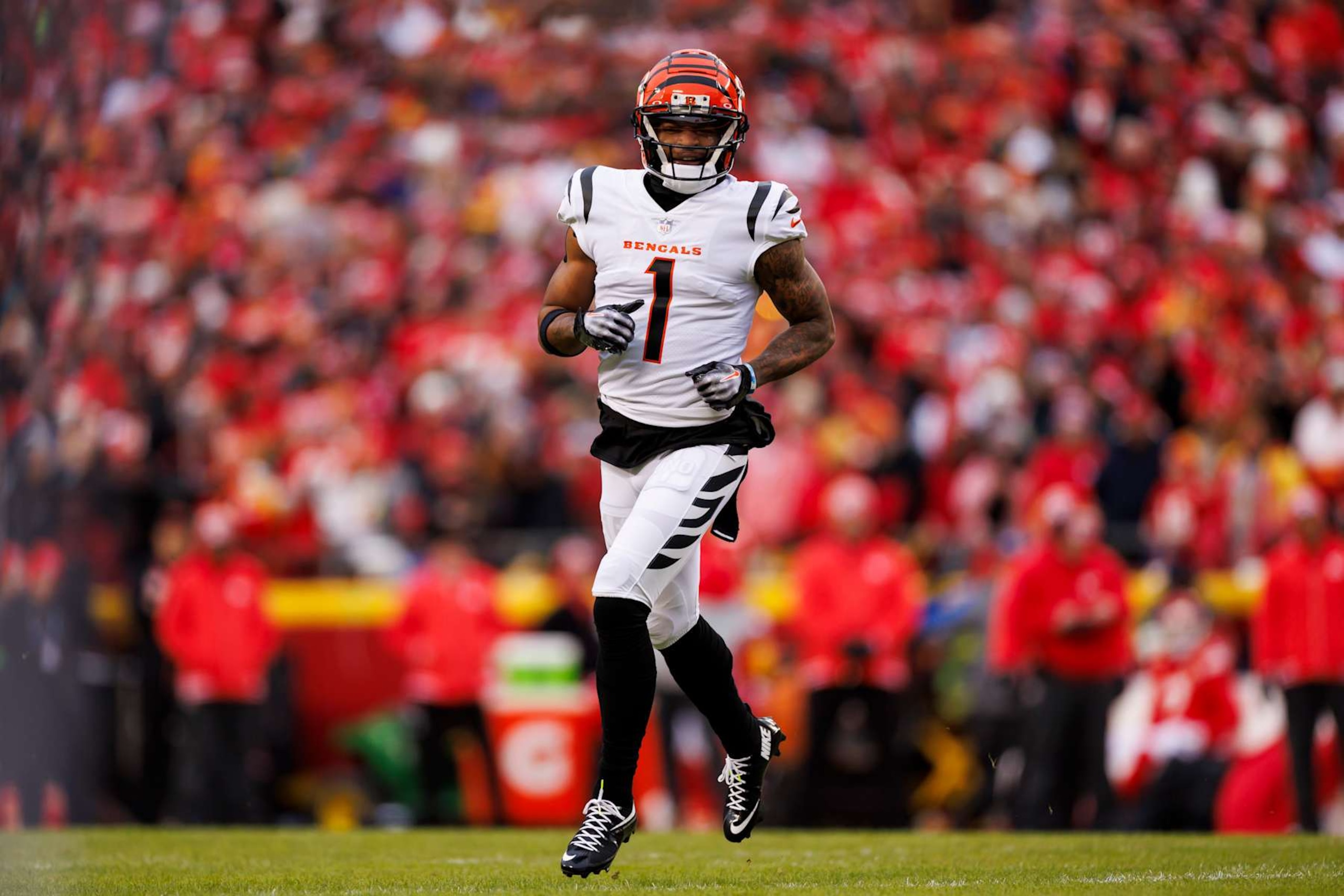 KANSAS CITY, MISSOURI - DECEMBER 31: Ja'Marr Chase #1 of the Cincinnati Bengals lines up to run a route during an NFL football game against the Kansas City Chiefs at GEHA Field at Arrowhead Stadium on December 31, 2023 in Kansas City, Missouri. (Photo by Ryan Kang/Getty Images)