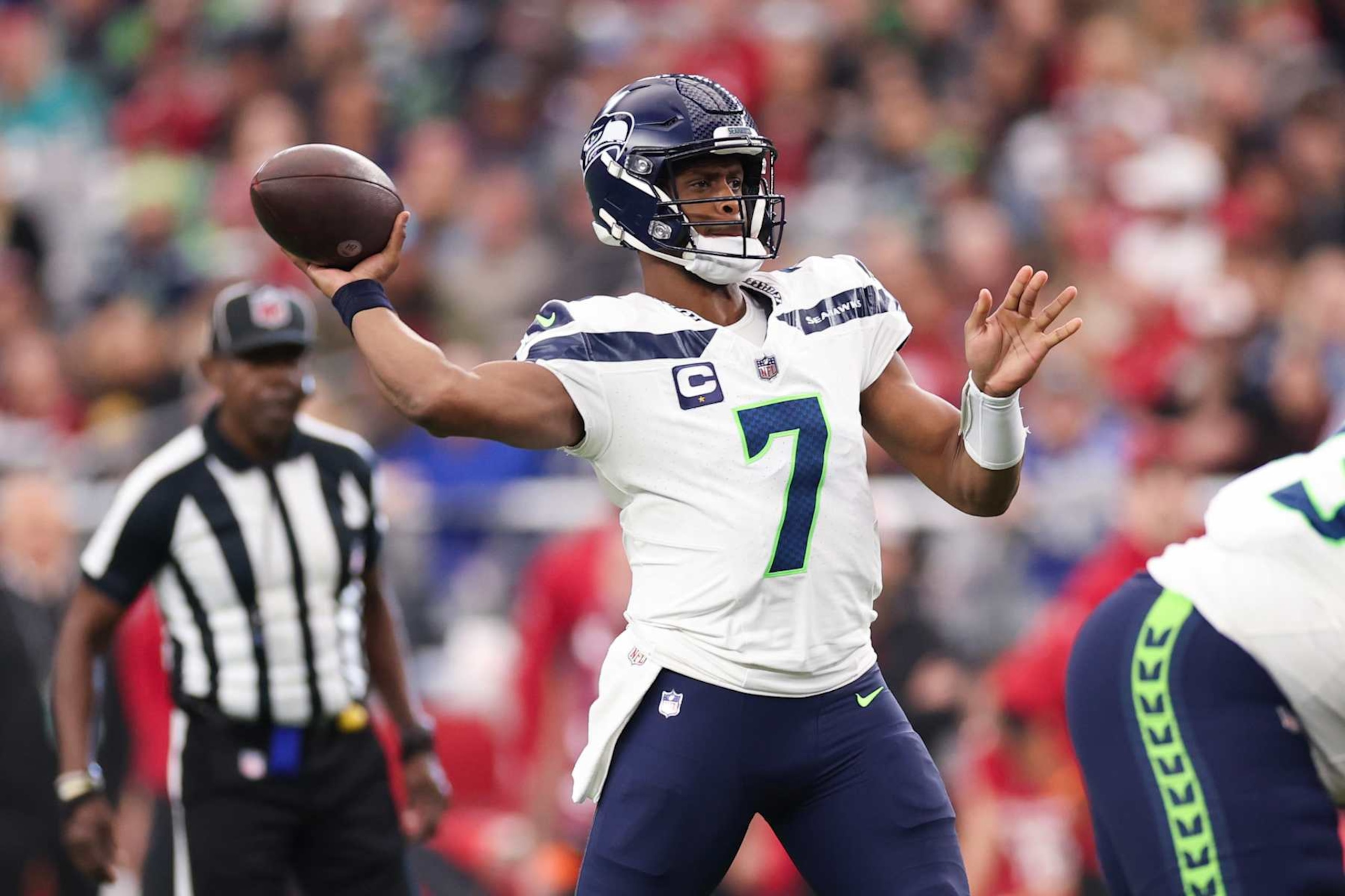 GLENDALE, ARIZONA - JANUARY 07: Geno Smith #7 of the Seattle Seahawks throws a pass during the second quarter against the Arizona Cardinals at State Farm Stadium on January 07, 2024 in Glendale, Arizona. (Photo by Christian Petersen/Getty Images) GLENDALE, ARIZONA - JANUARY 07: Geno Smith #7 of the Seattle Seahawks throws a pass during the second quarter against the Arizona Cardinals at State Farm Stadium on January 07, 2024 in Glendale, Arizona. (Photo by Christian Petersen/Getty Images)