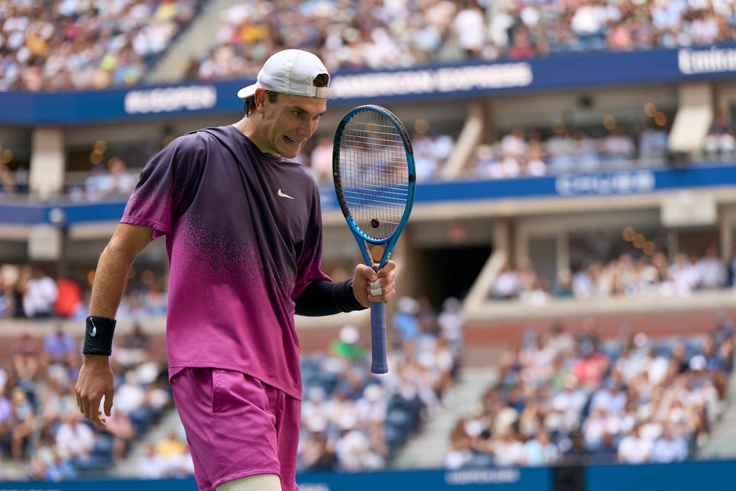 NEW YORK, NEW YORK - SEPTEMBER 4: Jack Draper of Great Britain reacts against Alex De Minaur of Australia in the quarter finals on Arthur Ashe Stadium at USTA Billie Jean King National Tennis Center on September 4, 2024 in New York City.  (Photo by Peter van den Berg/ISI Photos/Getty Images)