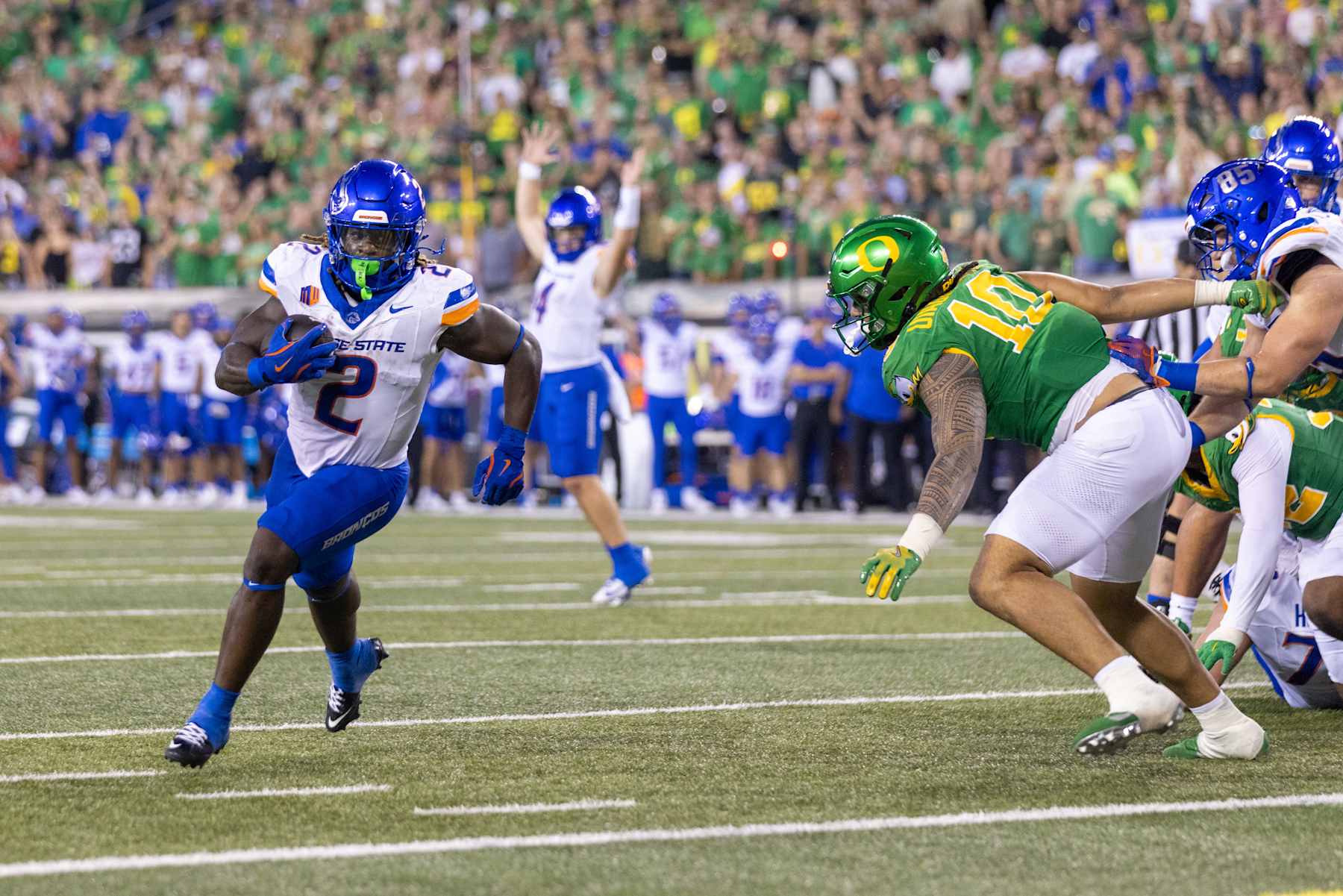 EUGENE, OREGON - SEPTEMBER 07: Ashton Jeanty #2 of the Boise State Broncos runs for a touchdown against the Oregon Ducks during the first half at Autzen Stadium on September 7, 2024 in Eugene, Oregon. (Photo by Tom Hauck/Getty Images)