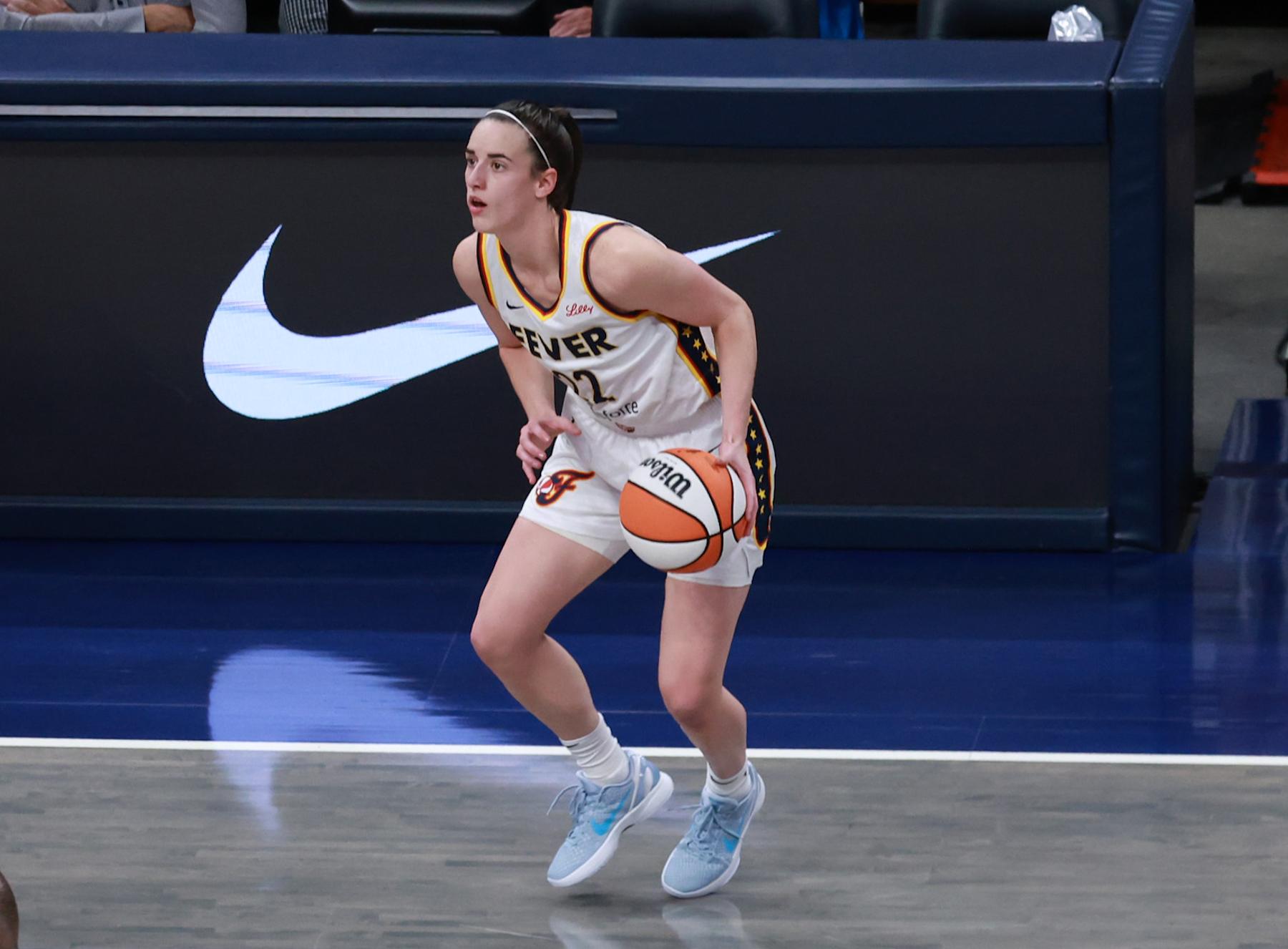 INDIANAPOLIS, IN - SEPTEMBER 06: Indiana Fever guard Caitlin Clark (22) looks to take a shot against the Minnesota Lynx on September 6, 2024, at Gainbridge Fieldhouse in Indianapolis, Indiana. (Photo by Brian Spurlock/Icon Sportswire via Getty Images)