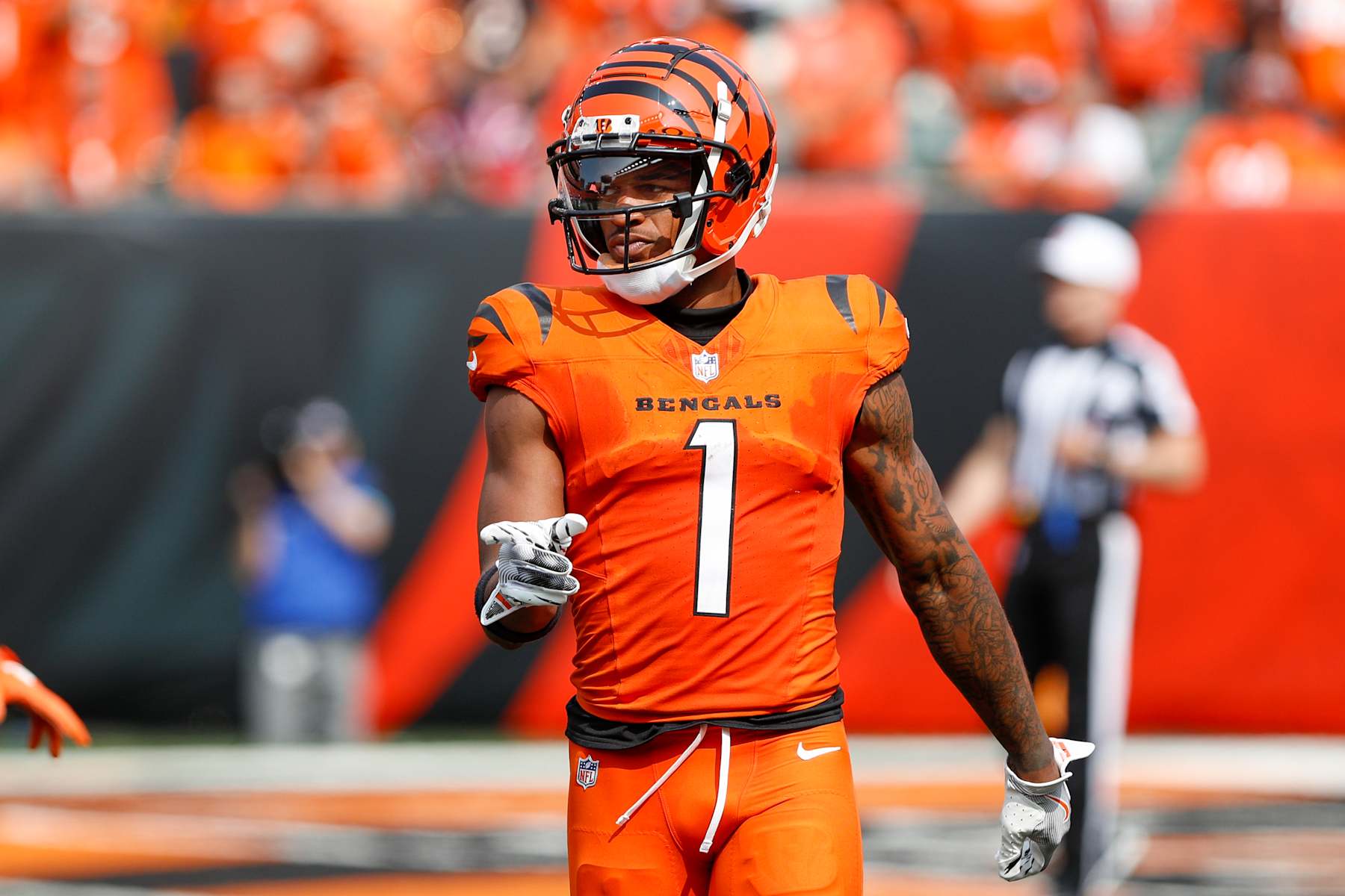CINCINNATI, OH - SEPTEMBER 08: Cincinnati Bengals wide receiver Ja'Marr Chase (1) during the game against the New England Patriots and the Cincinnati Bengals on September 8, 2024, at Paycor Stadium in Cincinnati, OH. (Photo by Ian Johnson/Icon Sportswire via Getty Images)