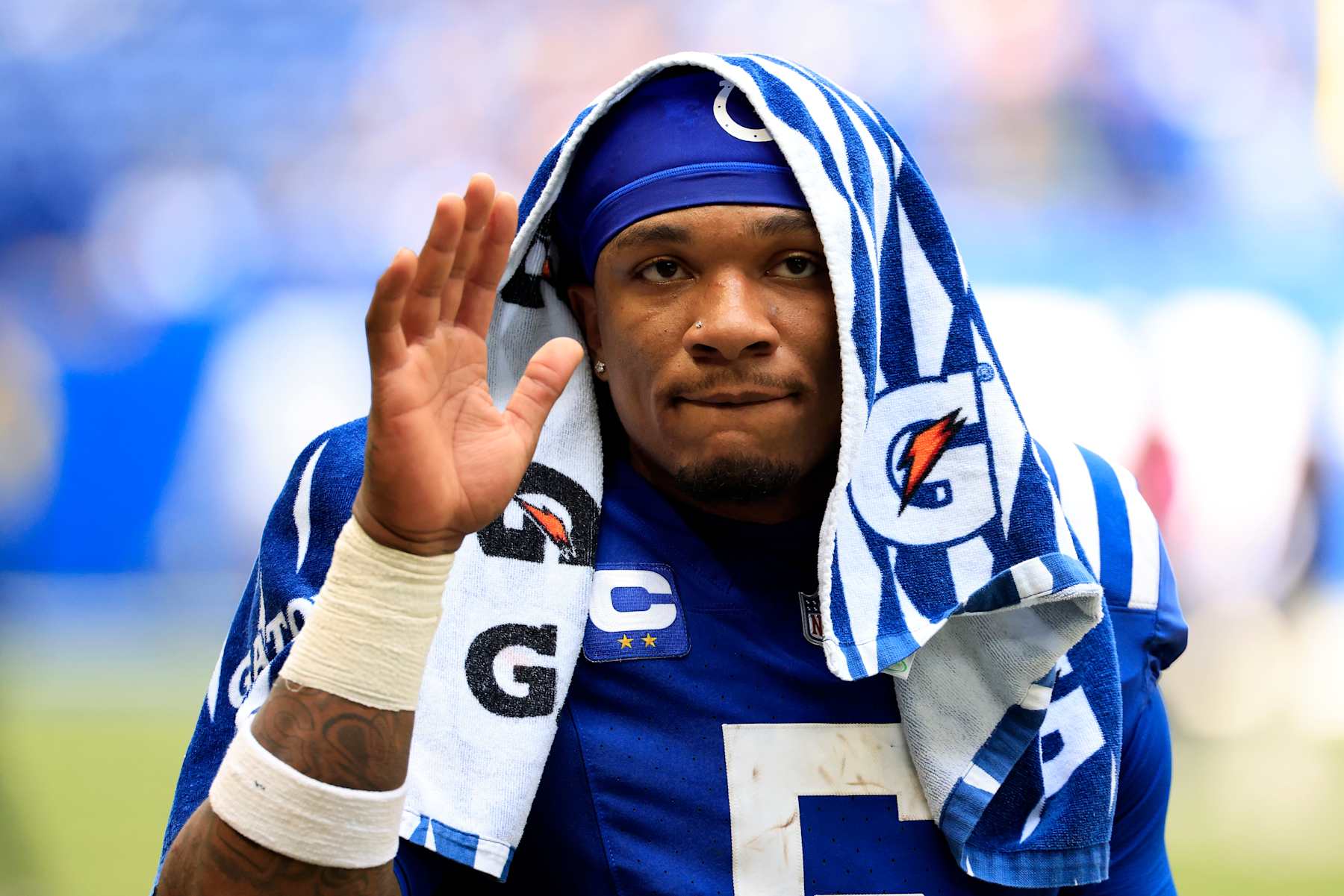 INDIANAPOLIS, INDIANA - SEPTEMBER 08: Anthony Richardson #5 of the Indianapolis Colts walks off the field after the game against the Houston Texans at Lucas Oil Stadium on September 08, 2024 in Indianapolis, Indiana. (Photo by Justin Casterline/Getty Images)